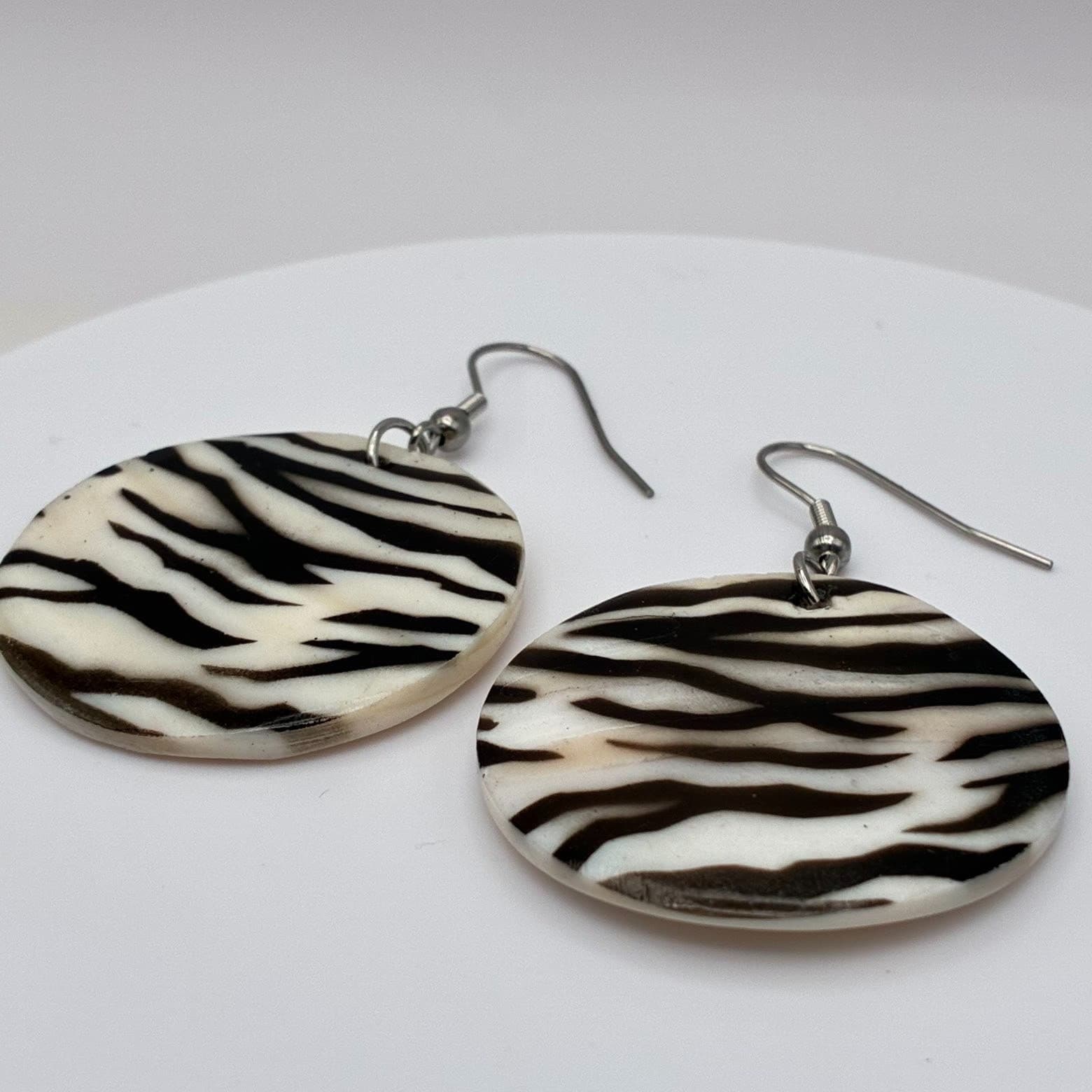 Vintage Y2K Zebra Print Shell Inlay Circle Dangle Earrings Boho Women's Jewelry - Thumbnail 2