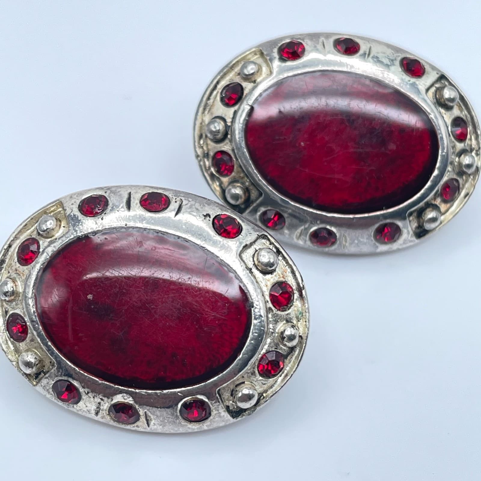Vintage 90s Silver Tone Ruby Red Cabochon Oval Earrings Classic Fashion Jewelry - Image 1