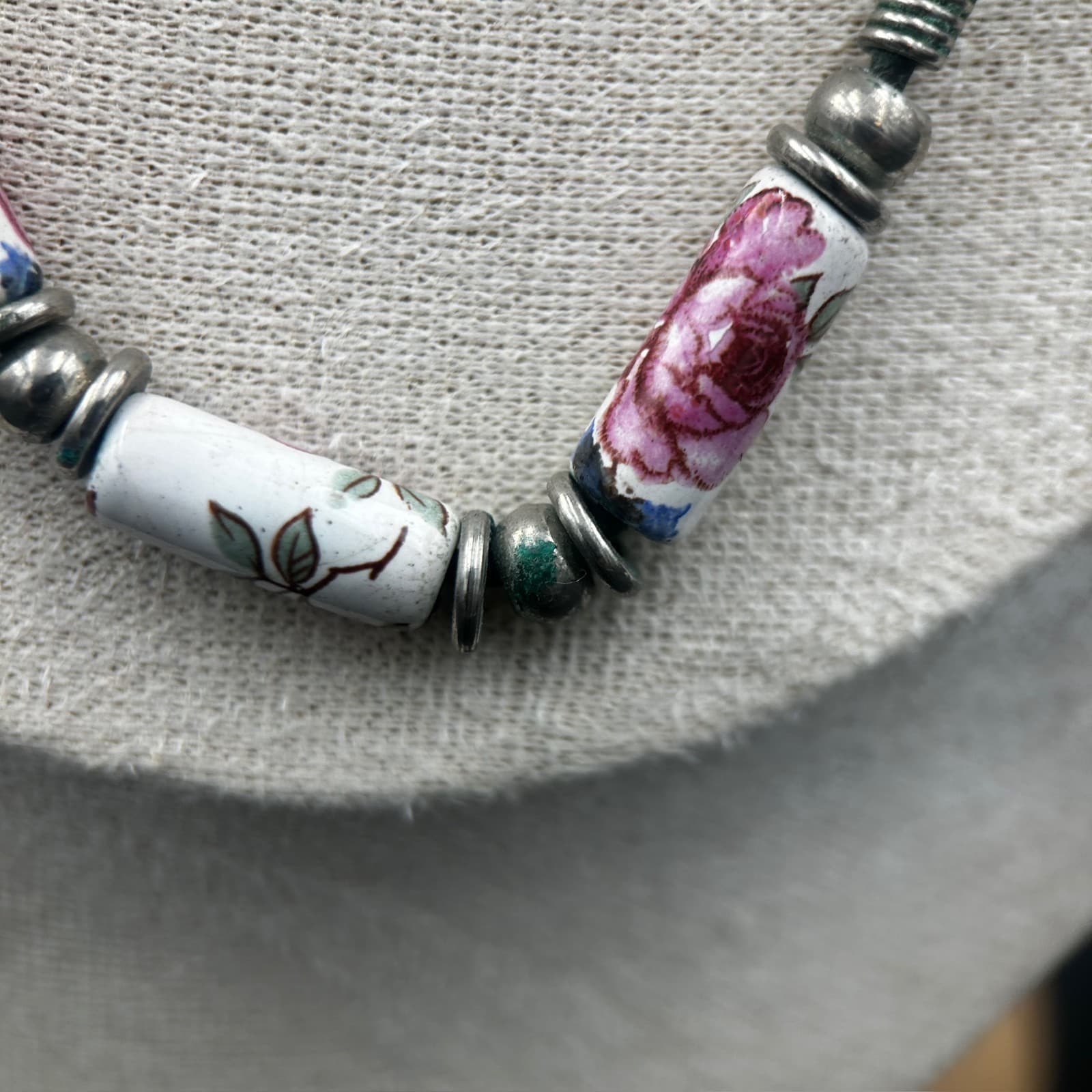 Vintage 16" Floral Ceramic Bead Necklace Leather Cord Boho Artisan Style - Thumbnail 7