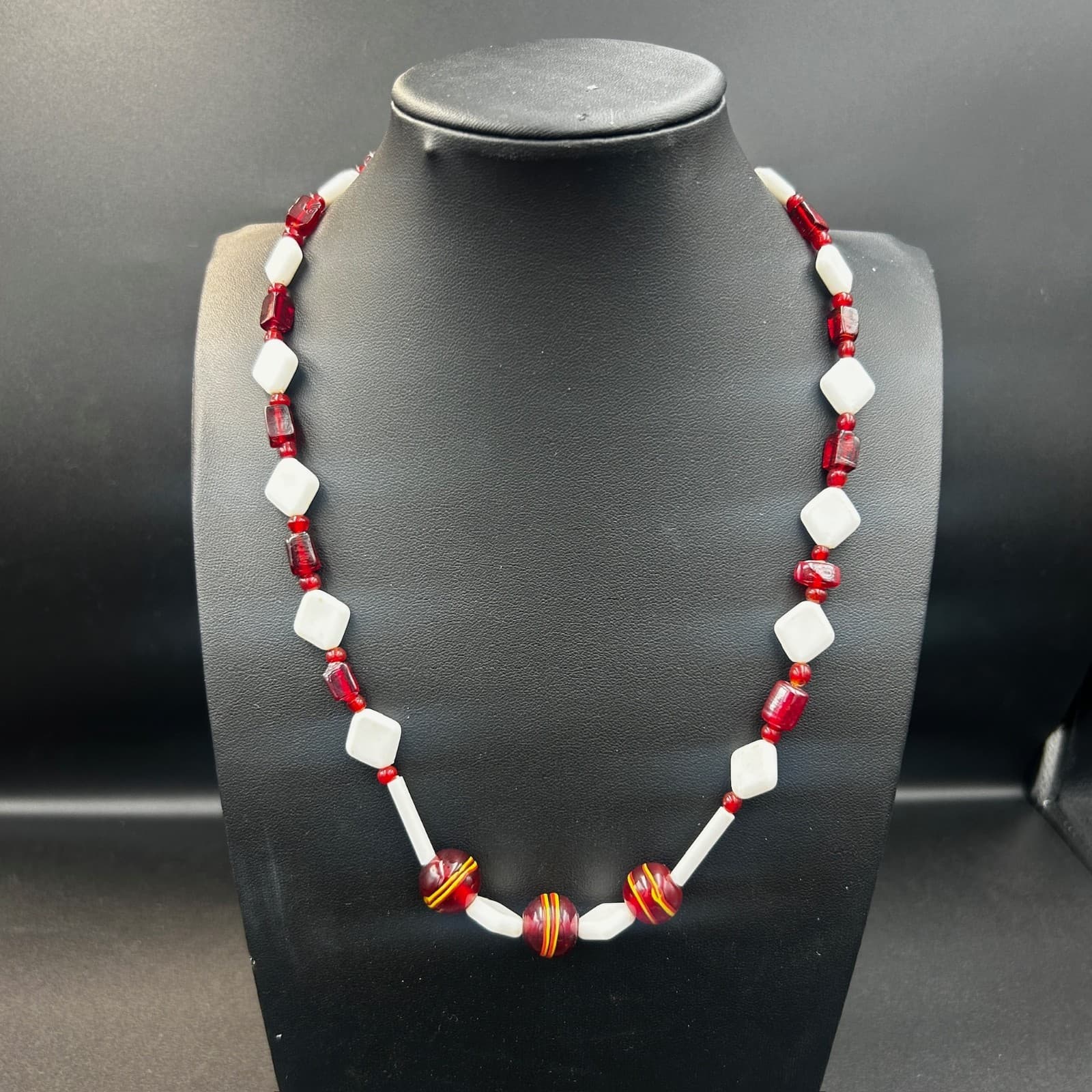 Vintage 21" Red & White Beaded Necklace Geometric Acrylic Beads Retro Jewelry - Image 1