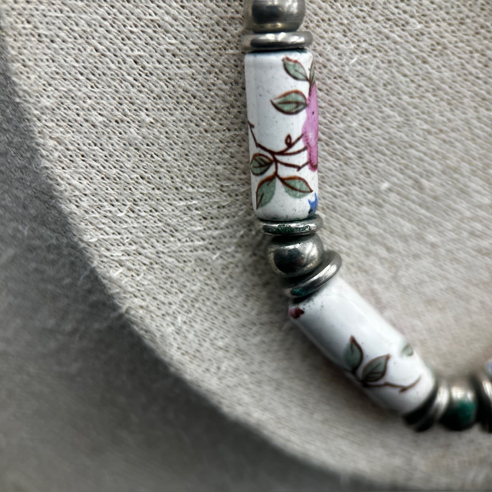 Vintage 16" Floral Ceramic Bead Necklace Leather Cord Boho Artisan Style - Thumbnail 6