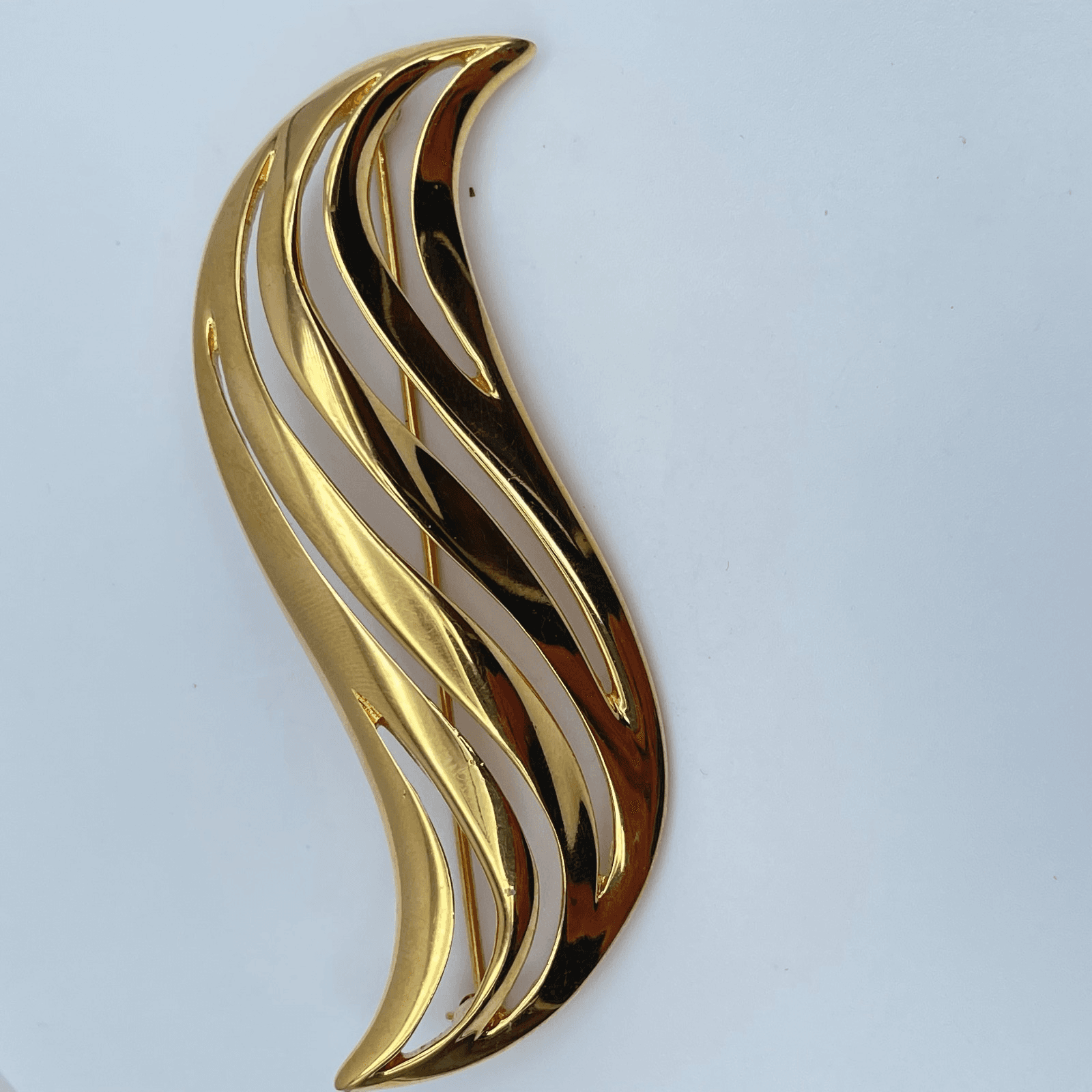 Vintage Y2K Gold Tone Brooch Pin Abstract Leaf Statement Women's Classic Jewelry - Image 1