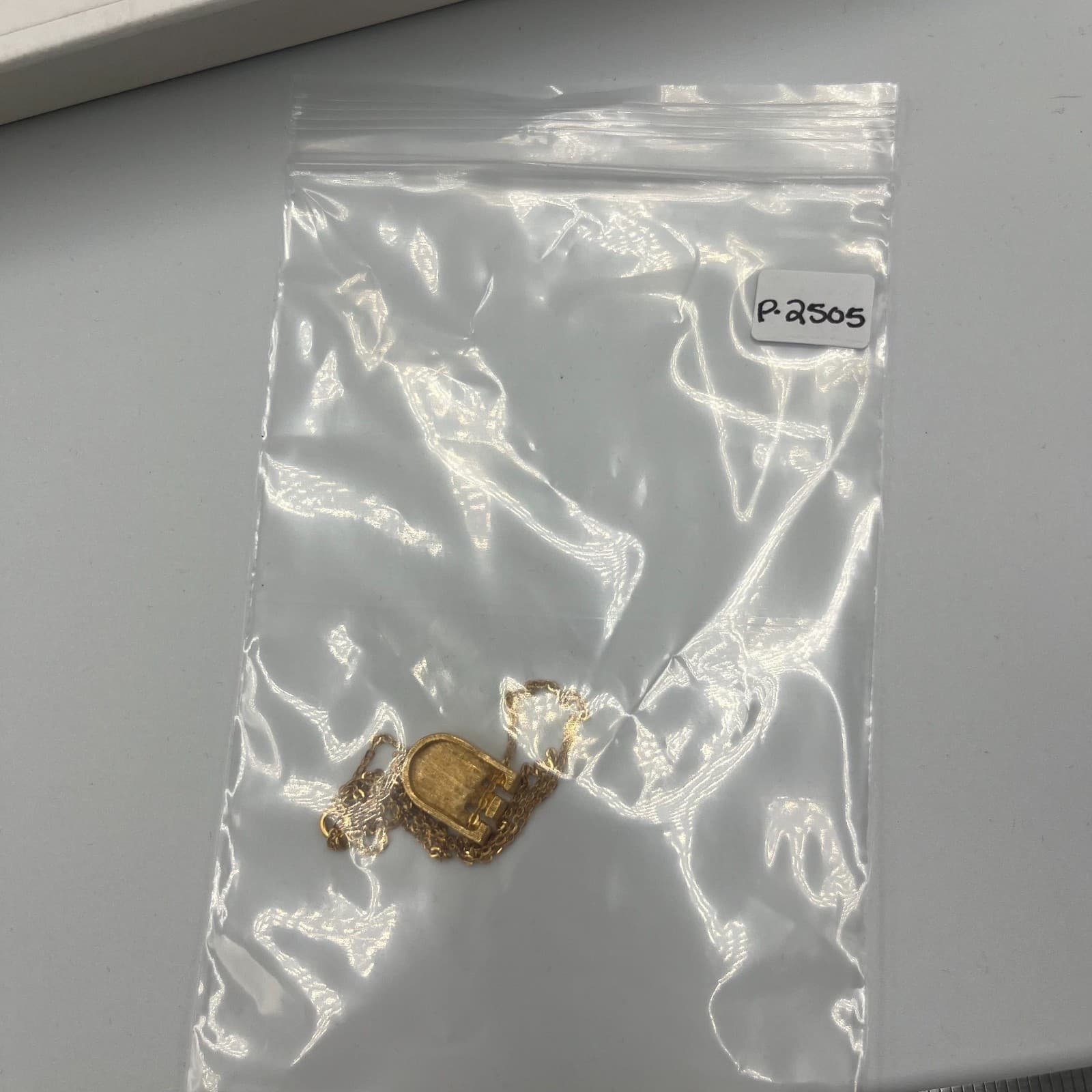 Modernist Green Enamel Pendant Necklace Gold Tone Vtg 1970s Statement Jewelry - Thumbnail 9