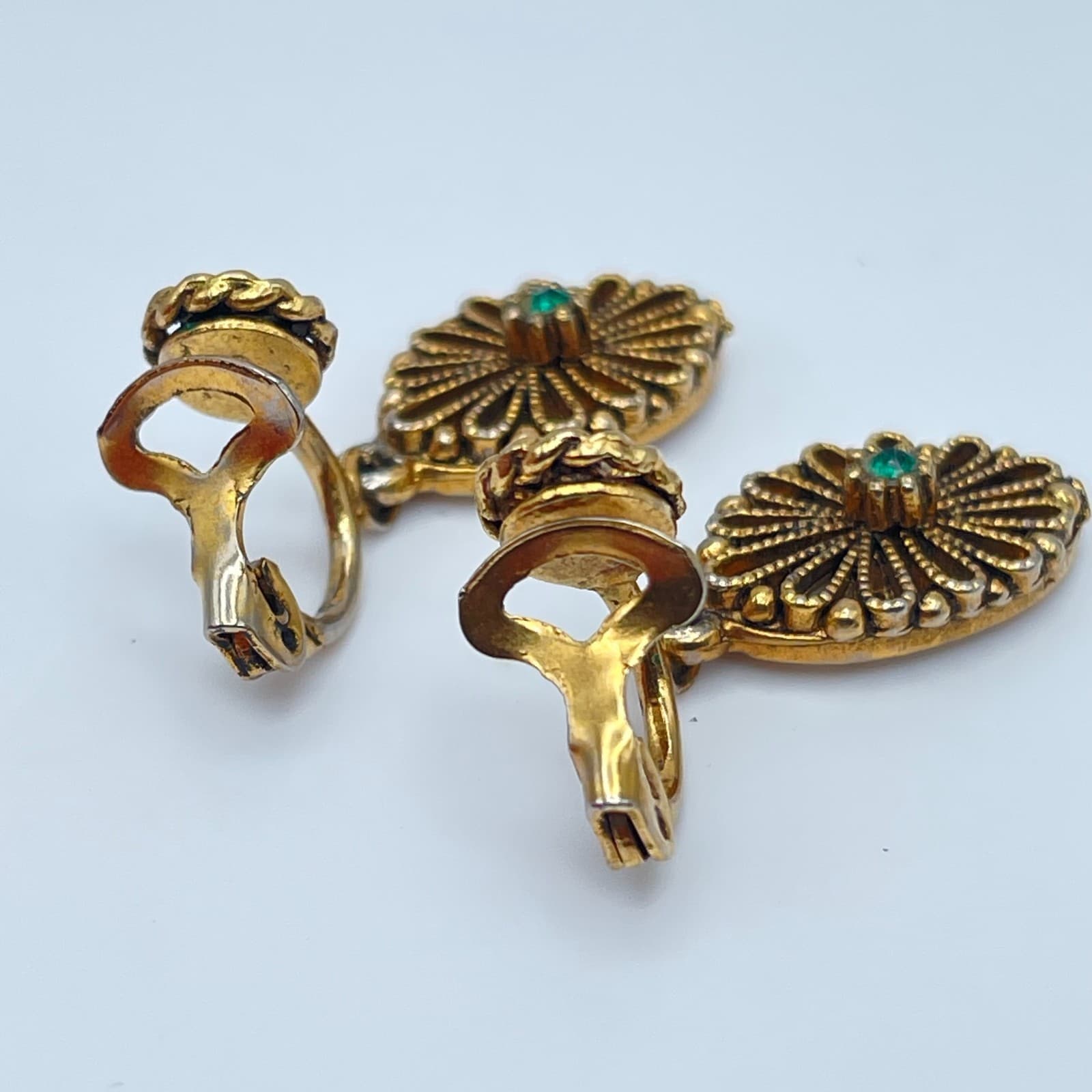 Vintage 80s Gold Tone Green Glass Filigree Dangle Earrings Classic Jewelry - Thumbnail 5