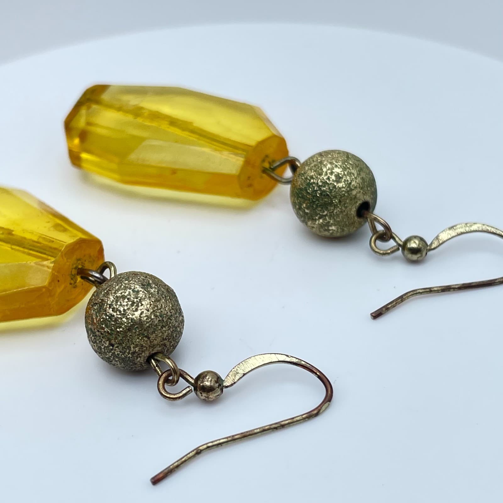 Vintage 90s Amber Yellow Glass Dangle Earrings Gold Tone Stardust Bead Fashion - Thumbnail 4