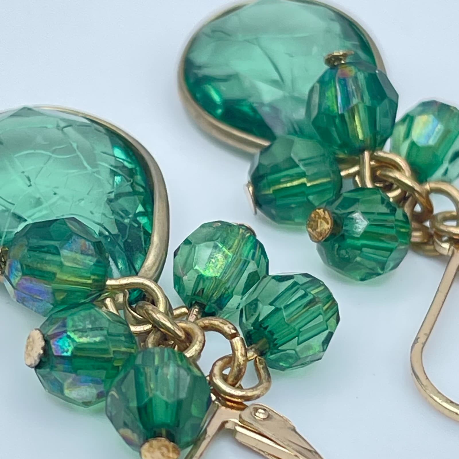 Vintage 90s Green Glass Teardrop Gold Tone Dangle Earrings Boho Fashion Jewelry - Thumbnail 5