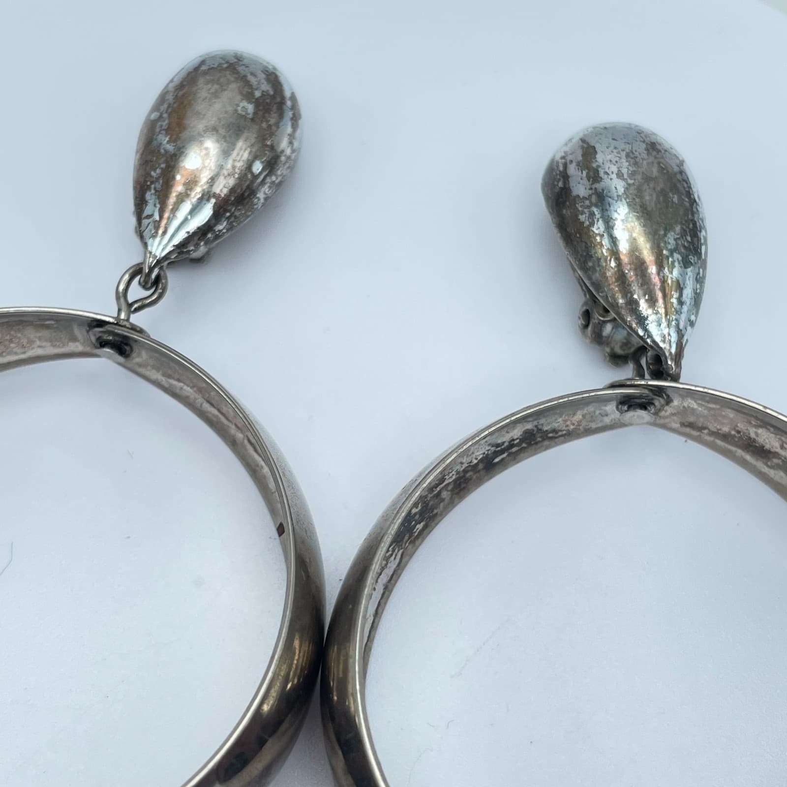 Vintage 90s Silver Tone Large Hoop Dangle Earrings Retro Bold Modern Jewelry - Thumbnail 4