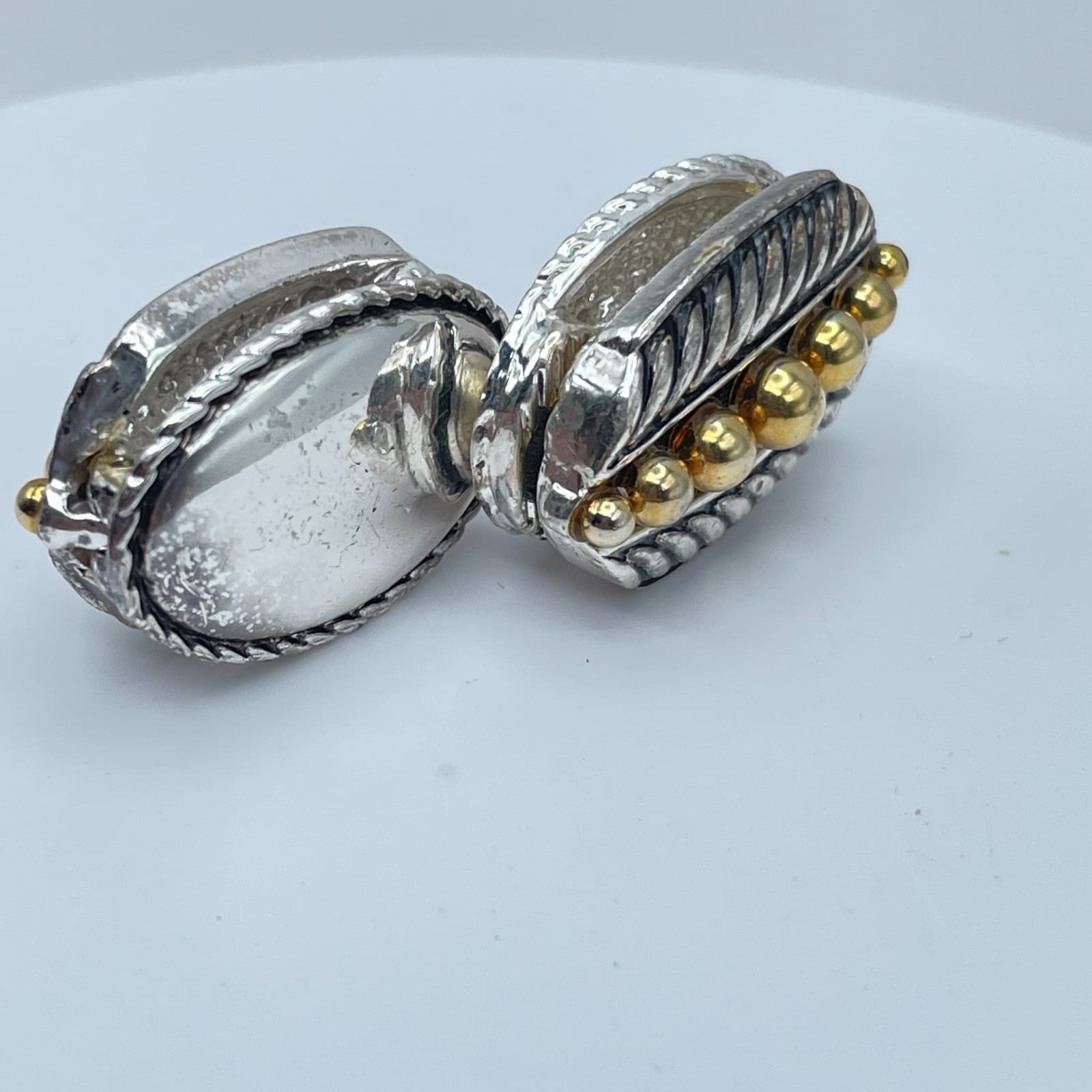 Vintage 90s Oval Reversible Silver Tone Leaf Earrings Fashion Statement - Thumbnail 5