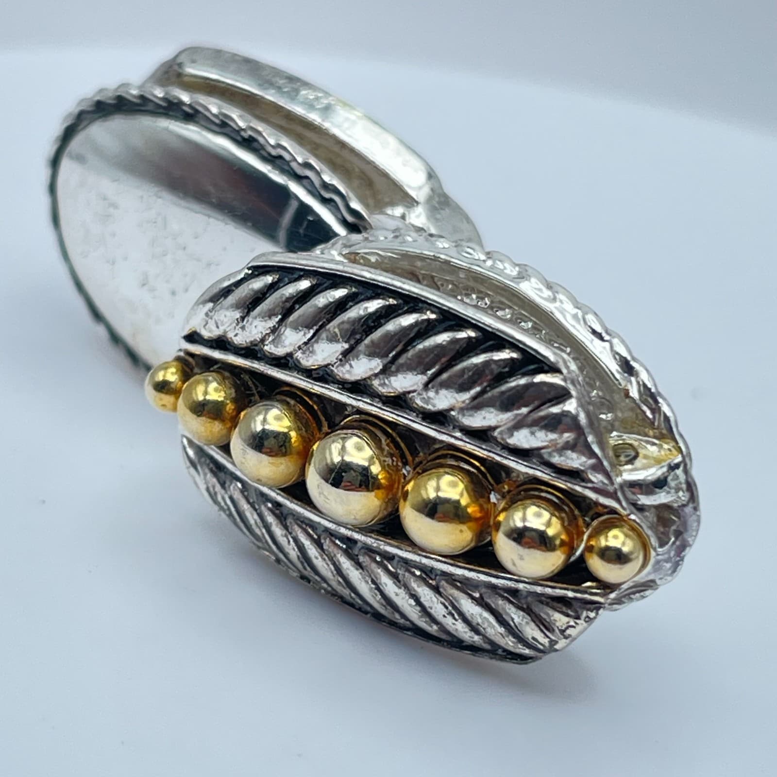 Vintage 90s Oval Reversible Silver Tone Leaf Earrings Fashion Statement - Thumbnail 2