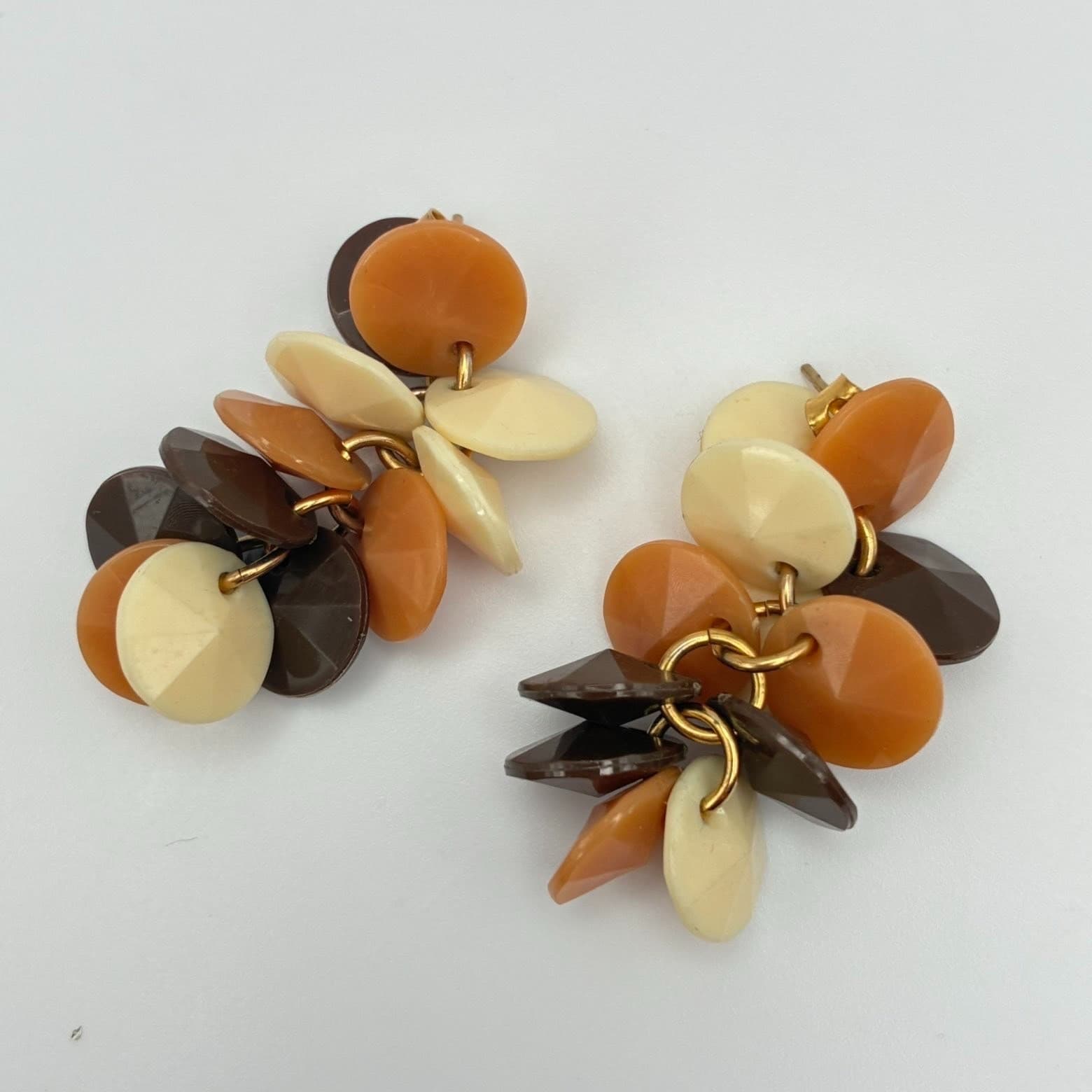 Vintage 80s 90s Gold Tone Cluster Dangle Earrings Boho Classic Fashion Jewelry - Image 1