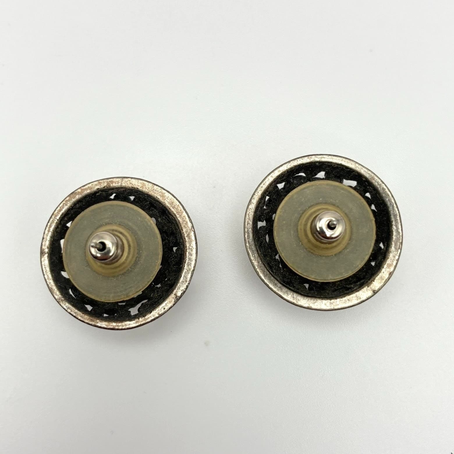 Vintage 90s Silver Tone Filigree Floral Dome Stud Earrings Boho Round Minimalist - Thumbnail 5