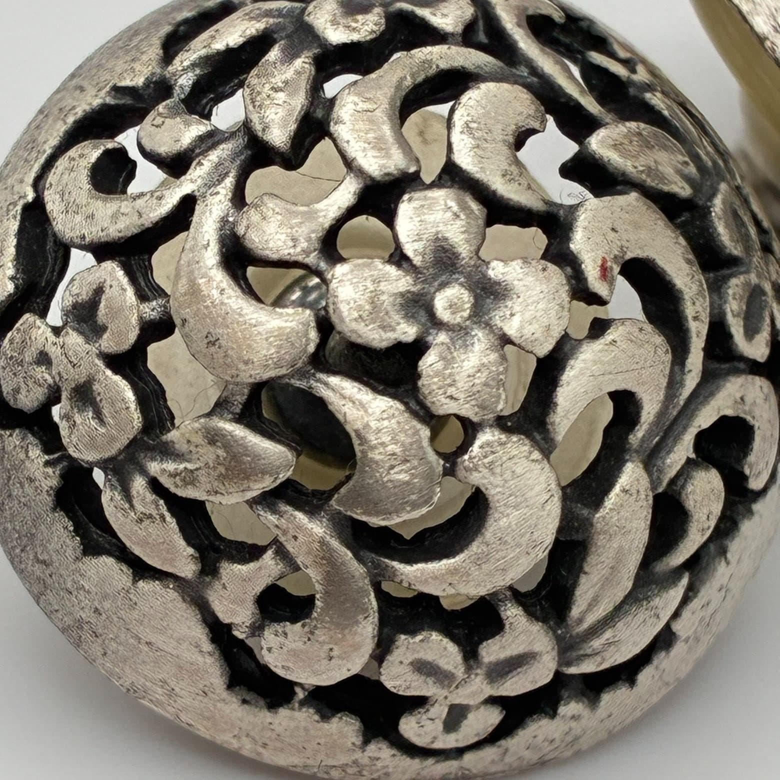 Vintage 90s Silver Tone Filigree Floral Dome Stud Earrings Boho Round Minimalist - Thumbnail 3