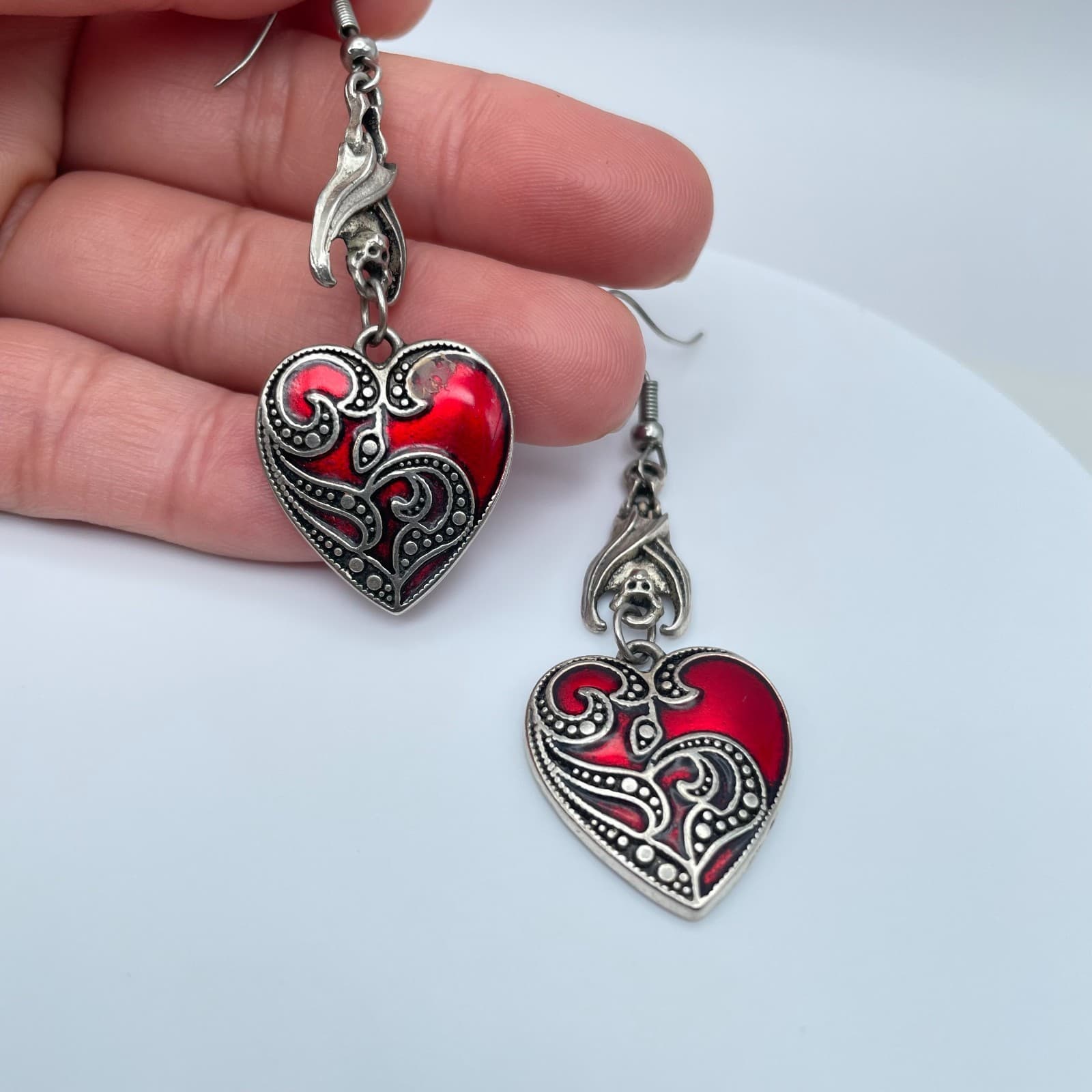 Vintage 90s Gothic Bat Red Enamel Heart Earrings Silver Tone Women's Jewelry - Thumbnail 8