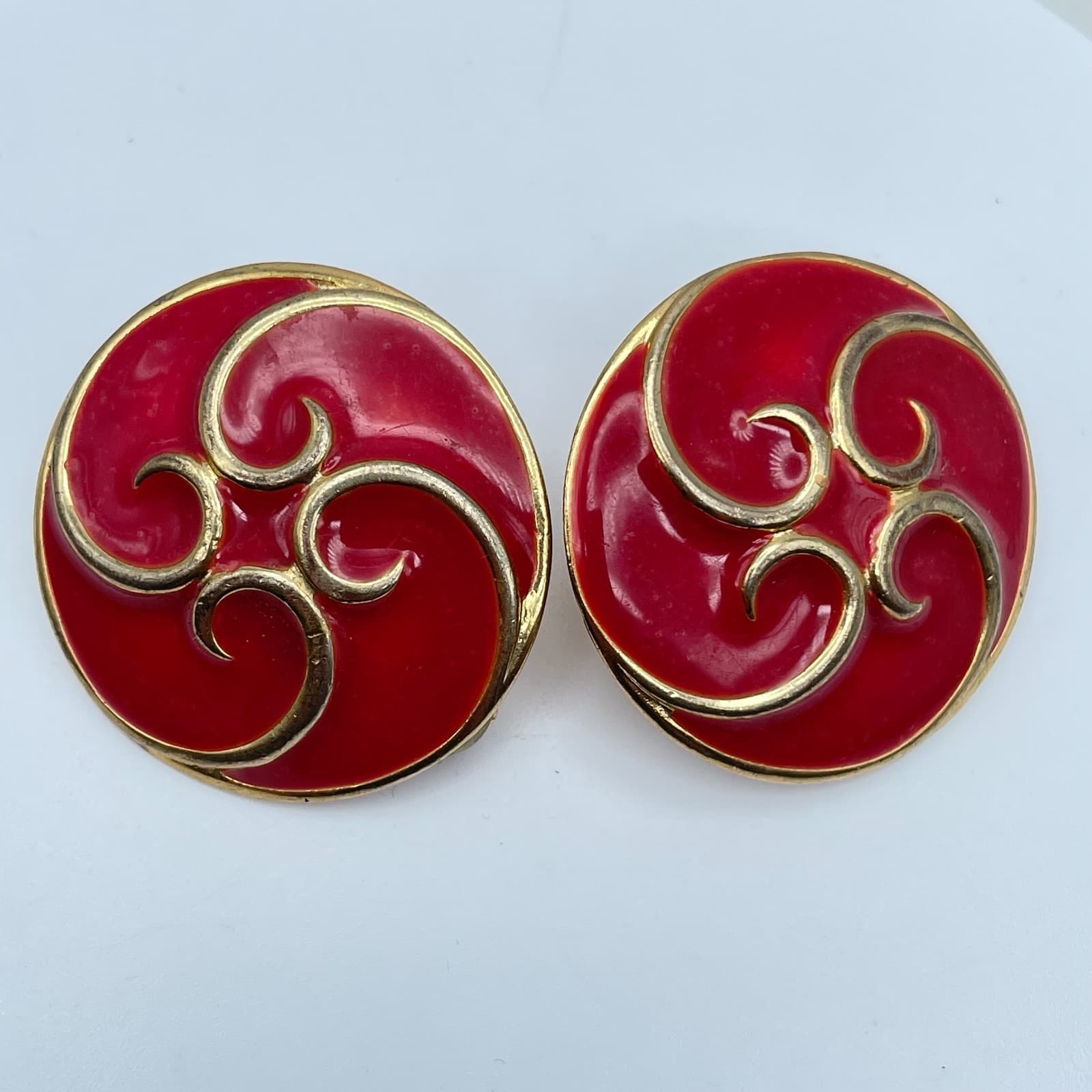 Vintage 80s Red Enamel Swirl Gold Tone Round Earrings Fashion Statement Jewelry - Image 1