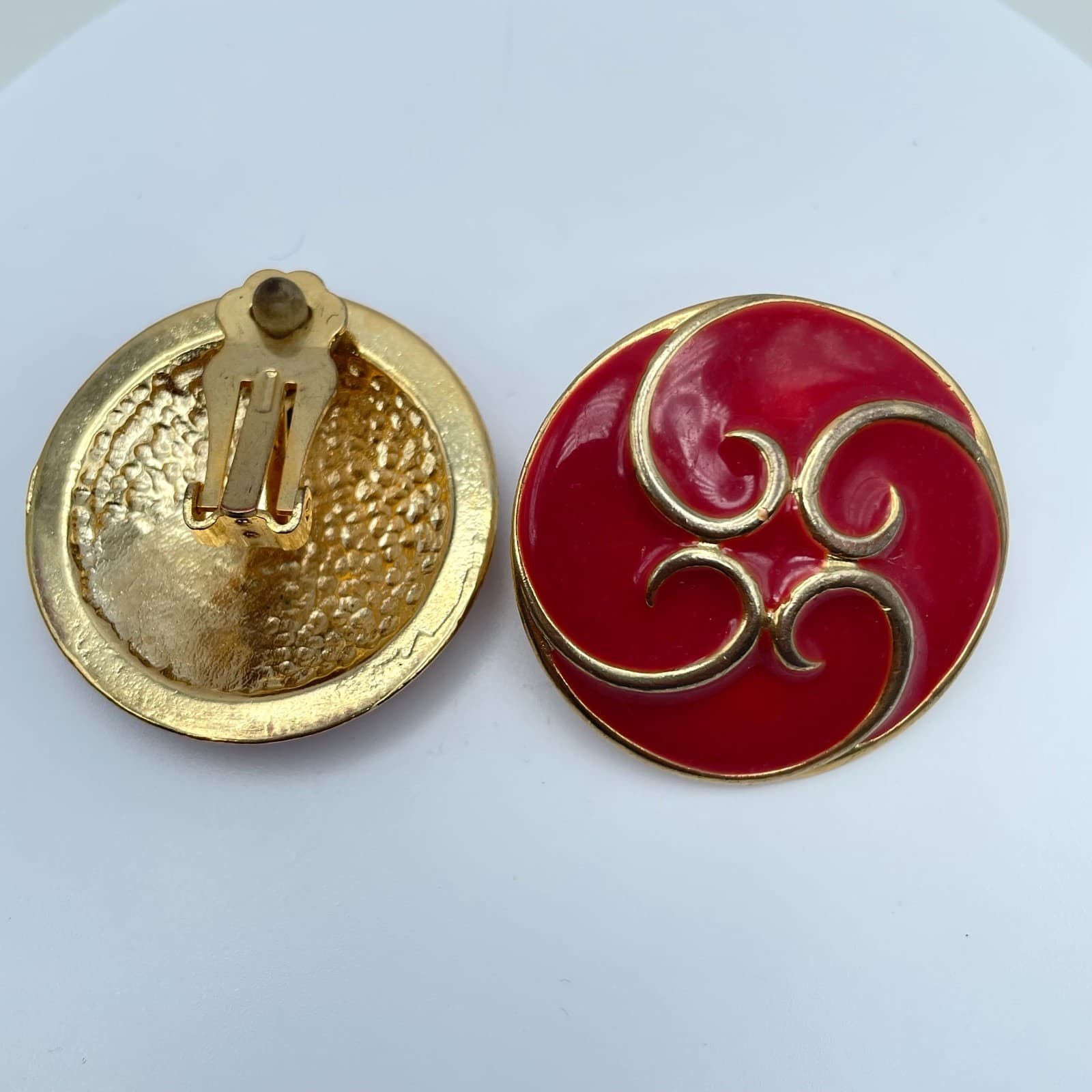 Vintage 80s Red Enamel Swirl Gold Tone Round Earrings Fashion Statement Jewelry - Thumbnail 7