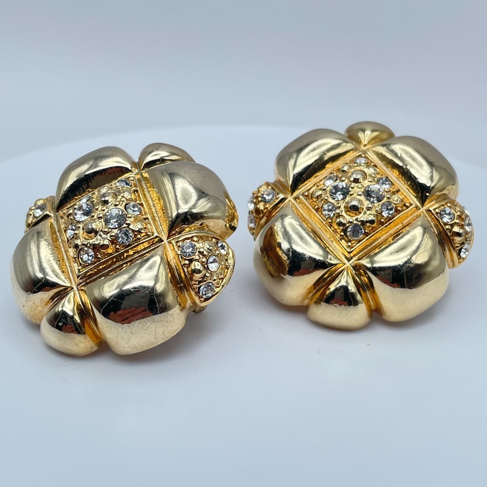 Vintage 80s Gold Tone Glass Flower Earrings Chunky Statement Fashion Jewelry - Image 1