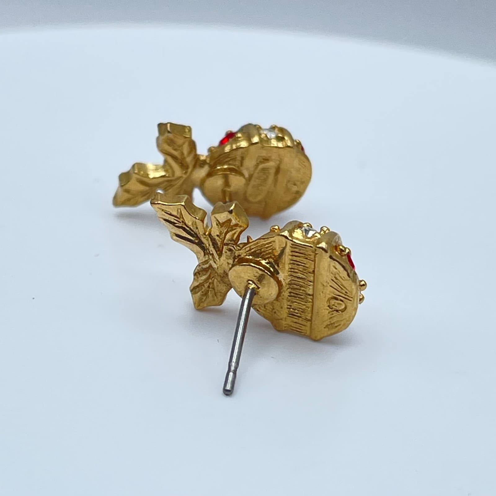 Vintage 80s 90s Avon Gold Tone Ornament Stud Earrings Christmas Holiday Jewelry - Thumbnail 6