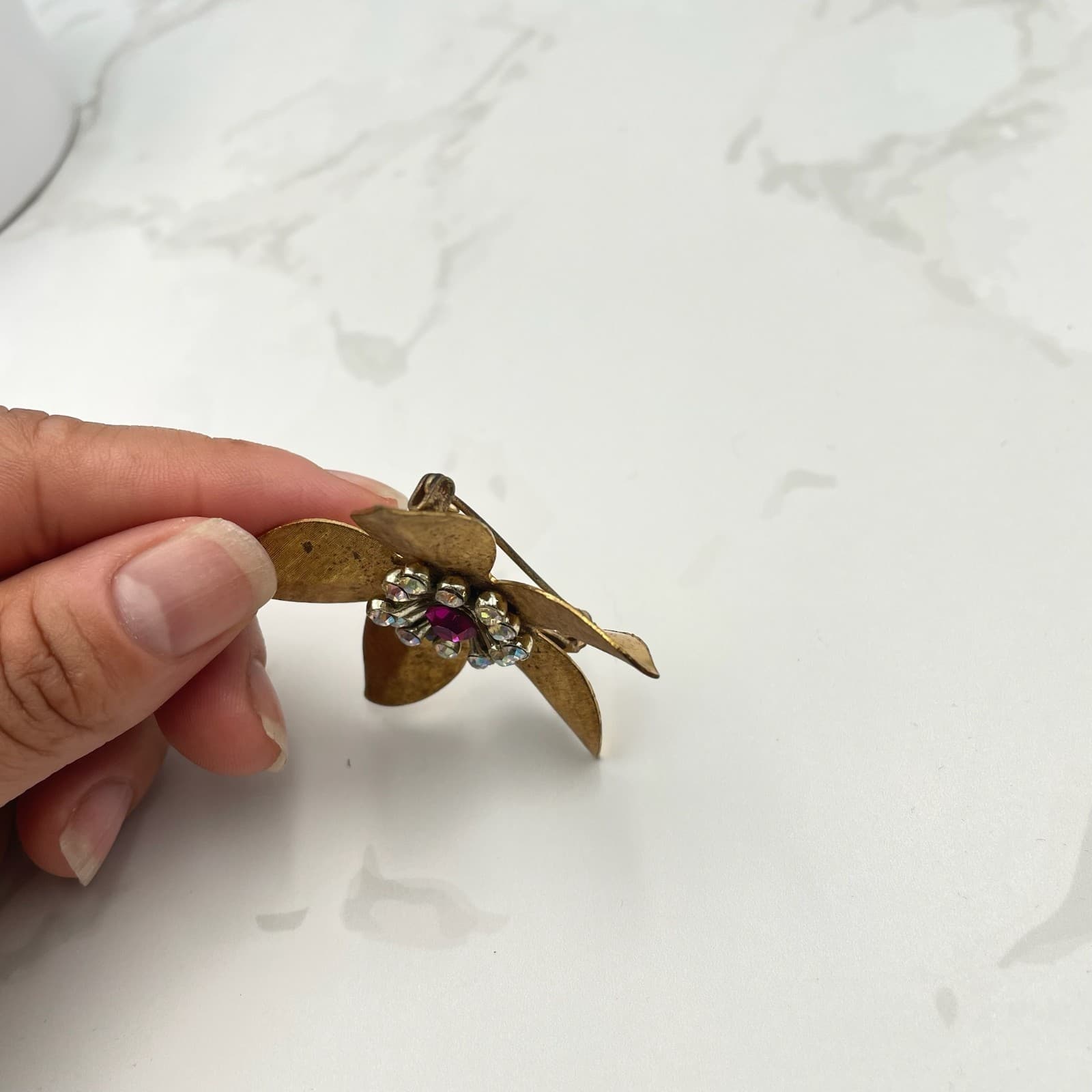 Vintage VTG Gold Tone Brooch Brush Finish Flower Fuchsia Pink Aurora Borealis - Thumbnail 4