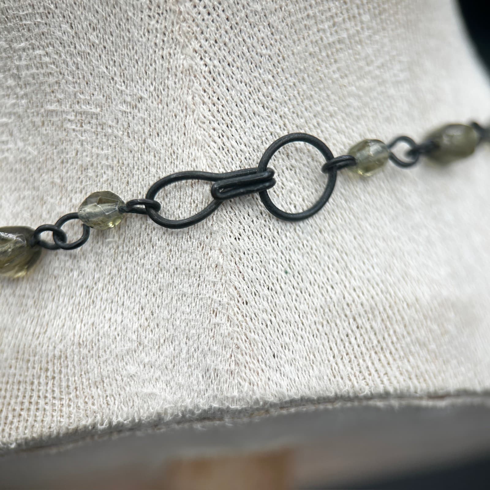 Vintage Black Filigree Heart Pendant Necklace Green Beads 17in - Thumbnail 7