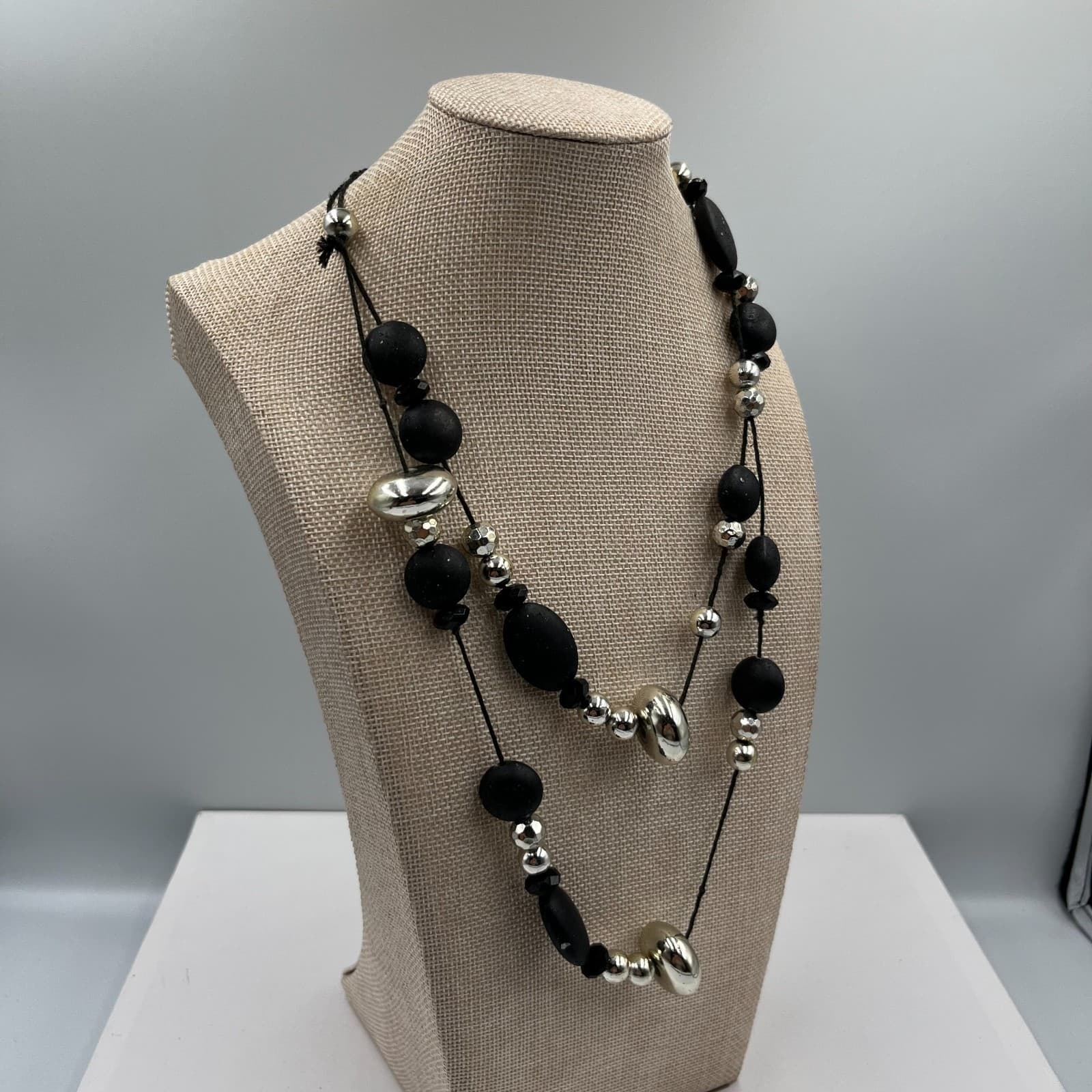 Vintage Black & Silver Tone Beaded Necklace Long Opera Length Flapper Art Deco - Thumbnail 4