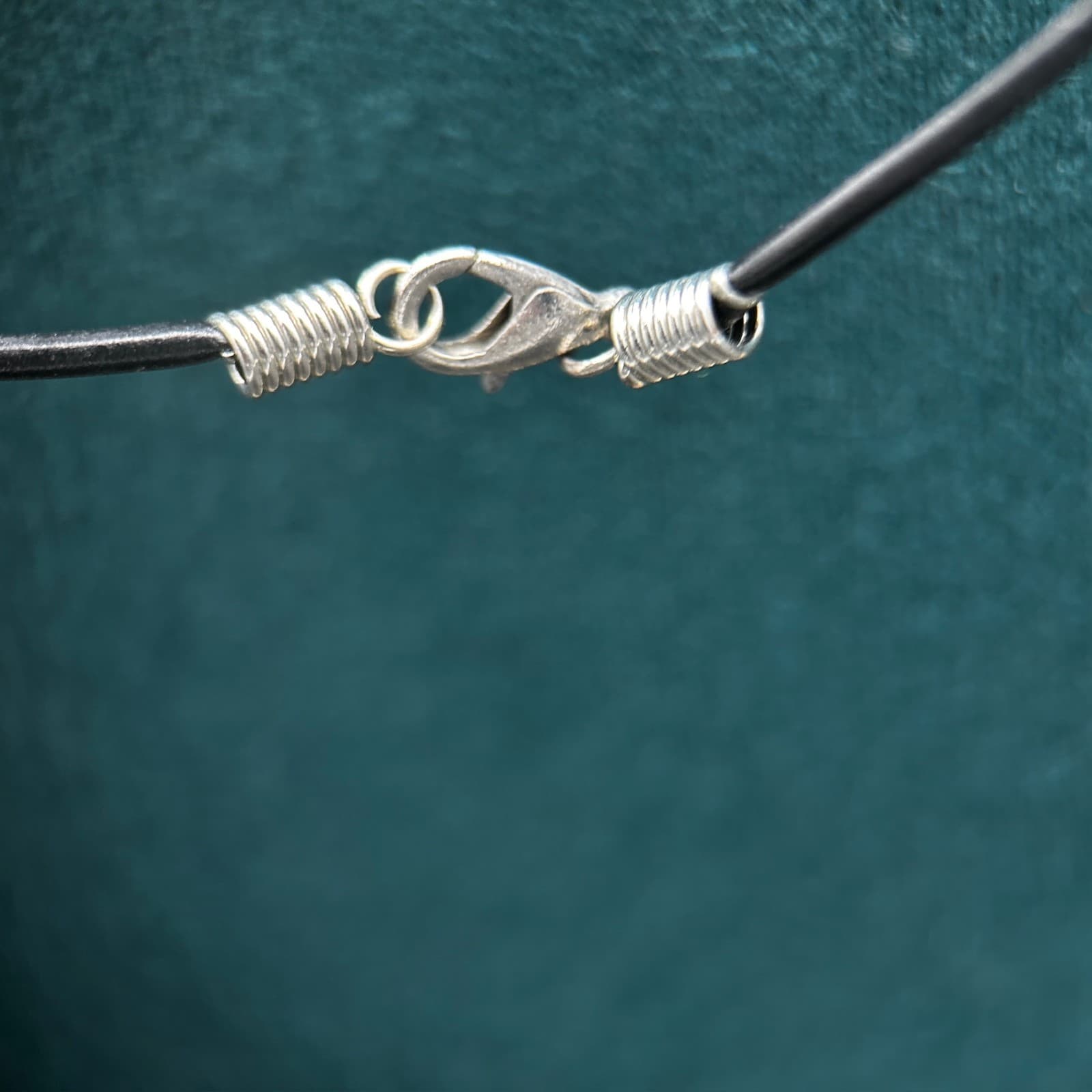 Vintage Tribal Faux Tooth Pendant Necklace Turquoise Beads Leather Cord 17in - Thumbnail 6