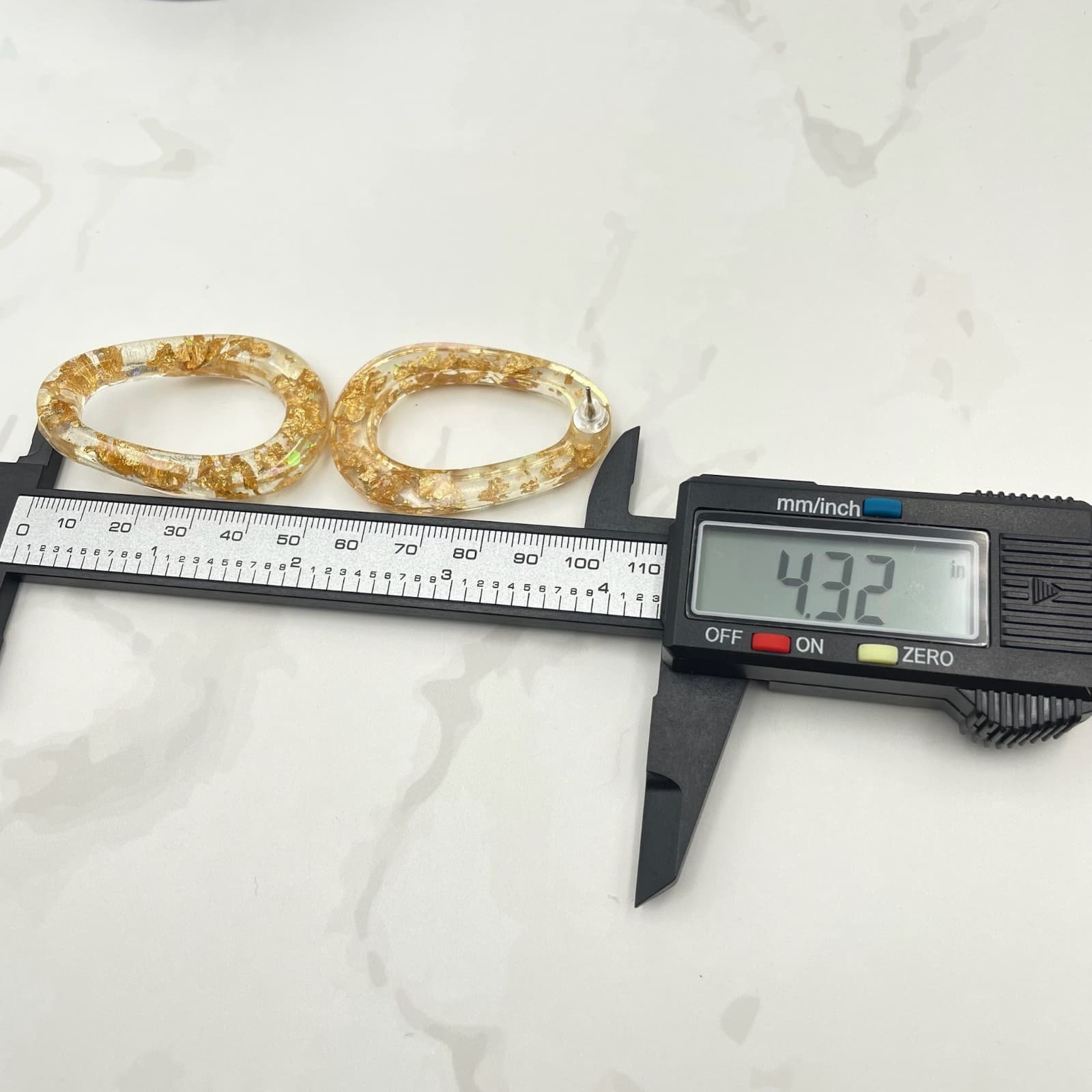 Vintage VTG Clear Resin Gold Flake Oval Hoop Stud Earrings Boho Fashion Jewelry - Thumbnail 5