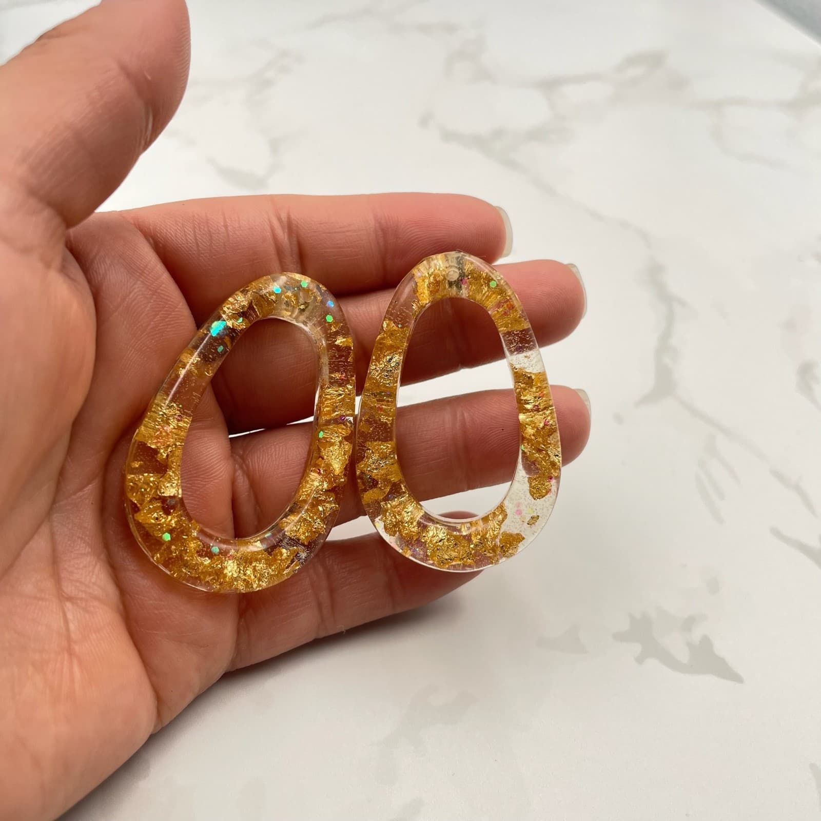 Vintage VTG Clear Resin Gold Flake Oval Hoop Stud Earrings Boho Fashion Jewelry - Thumbnail 4