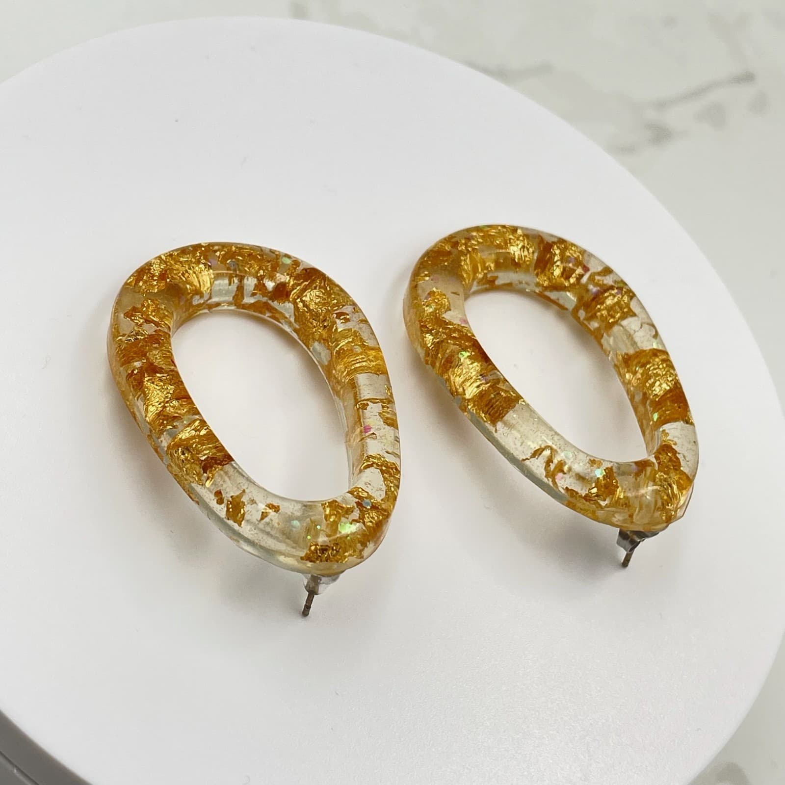 Vintage VTG Clear Resin Gold Flake Oval Hoop Stud Earrings Boho Fashion Jewelry - Thumbnail 6