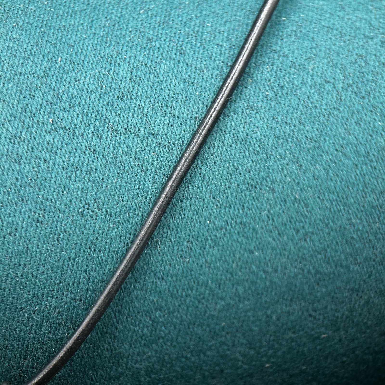 Vintage Tribal Faux Tooth Pendant Necklace Turquoise Beads Leather Cord 17in - Thumbnail 4