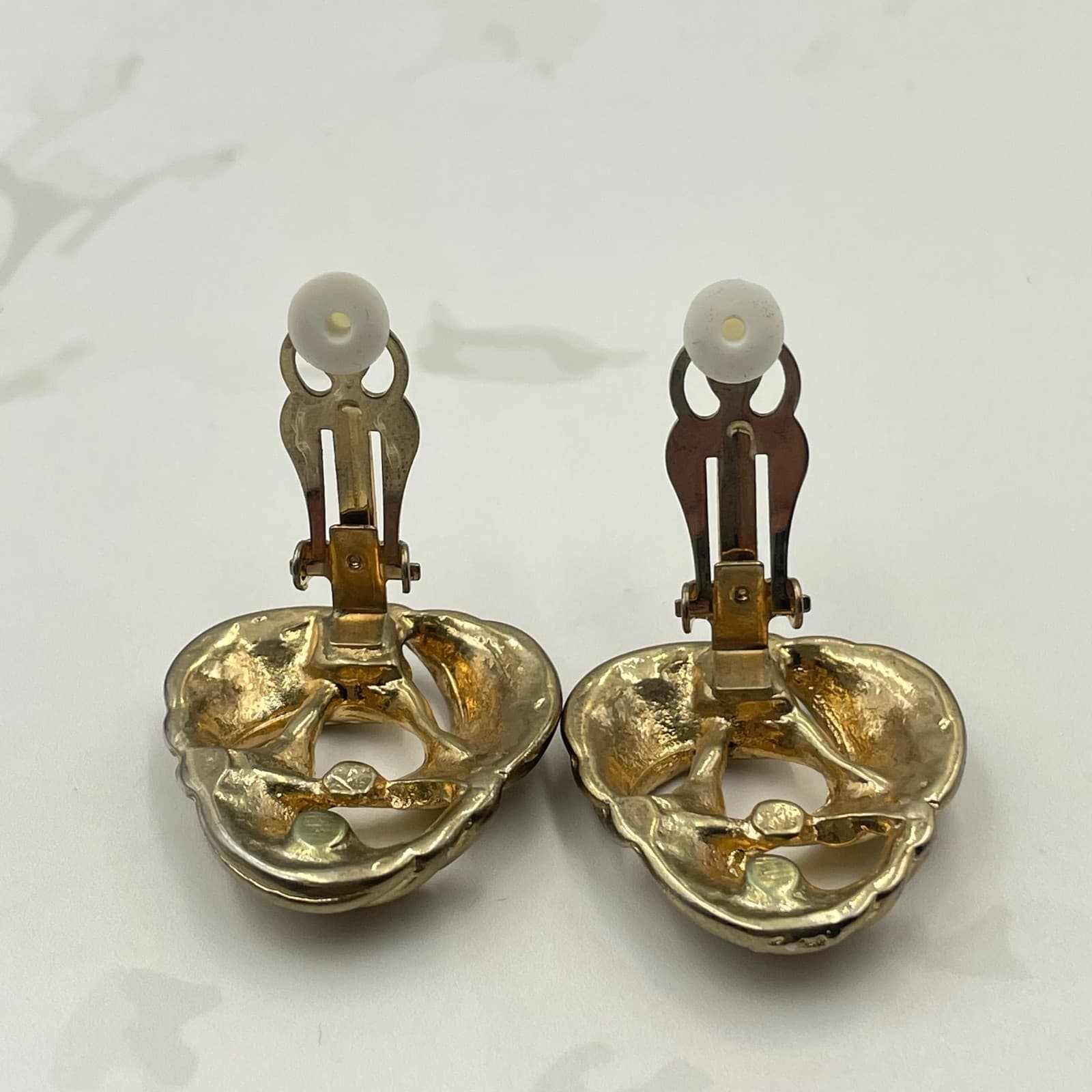 Vintage Gold Tone Abstract Knot Clip On Earrings Ribbed Trinity Style Excellent - Thumbnail 10