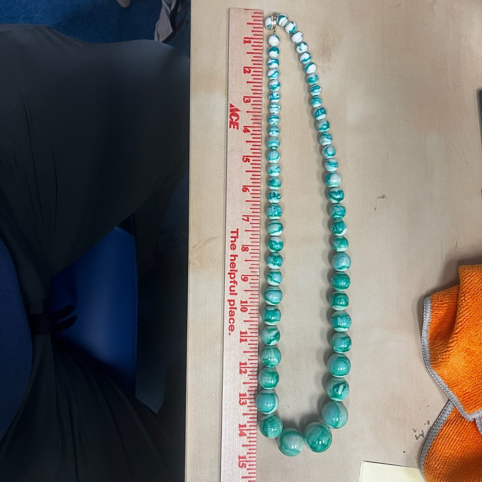 Vintage Large Chunky Mint Green Quartz Bead Necklace Fashion Accessory - Thumbnail 8