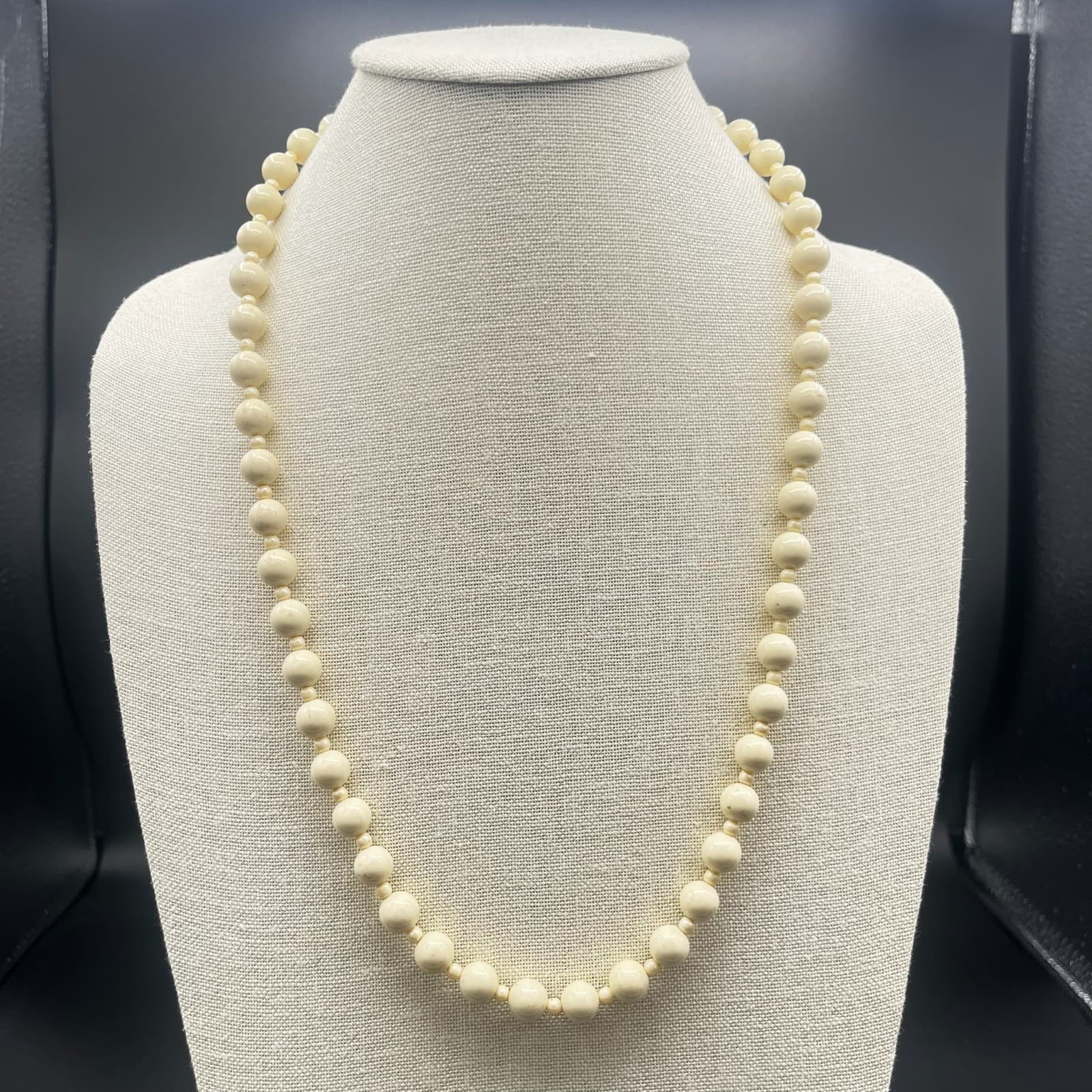Vintage Creamy Beaded Necklace Single Strand Faux Pearl Jewelry - Thumbnail 9