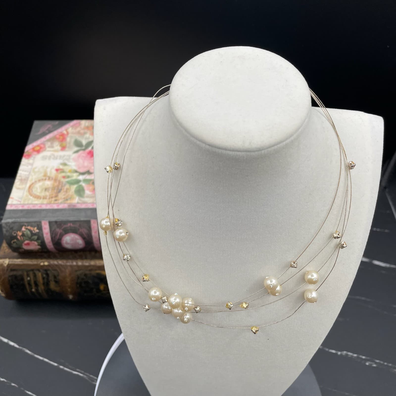 Silver-Tone Mother-Of-Pearl Thin Wire Multi-Stranded Floating Station Necklace - Thumbnail 2