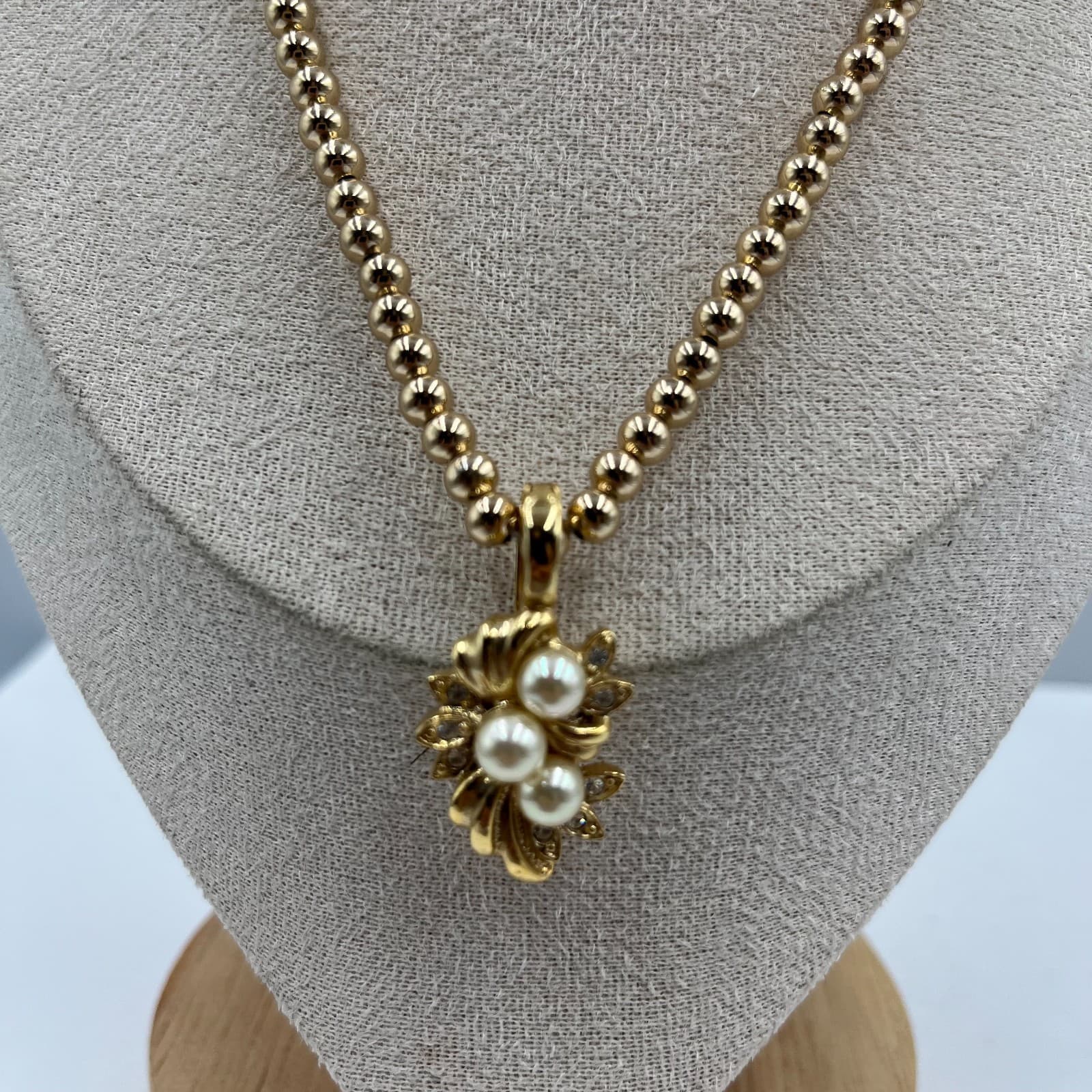 Vtg Gold Bead Flower Necklace With Pearl Accent Floral Pendant Estate Jewelry - Thumbnail 3