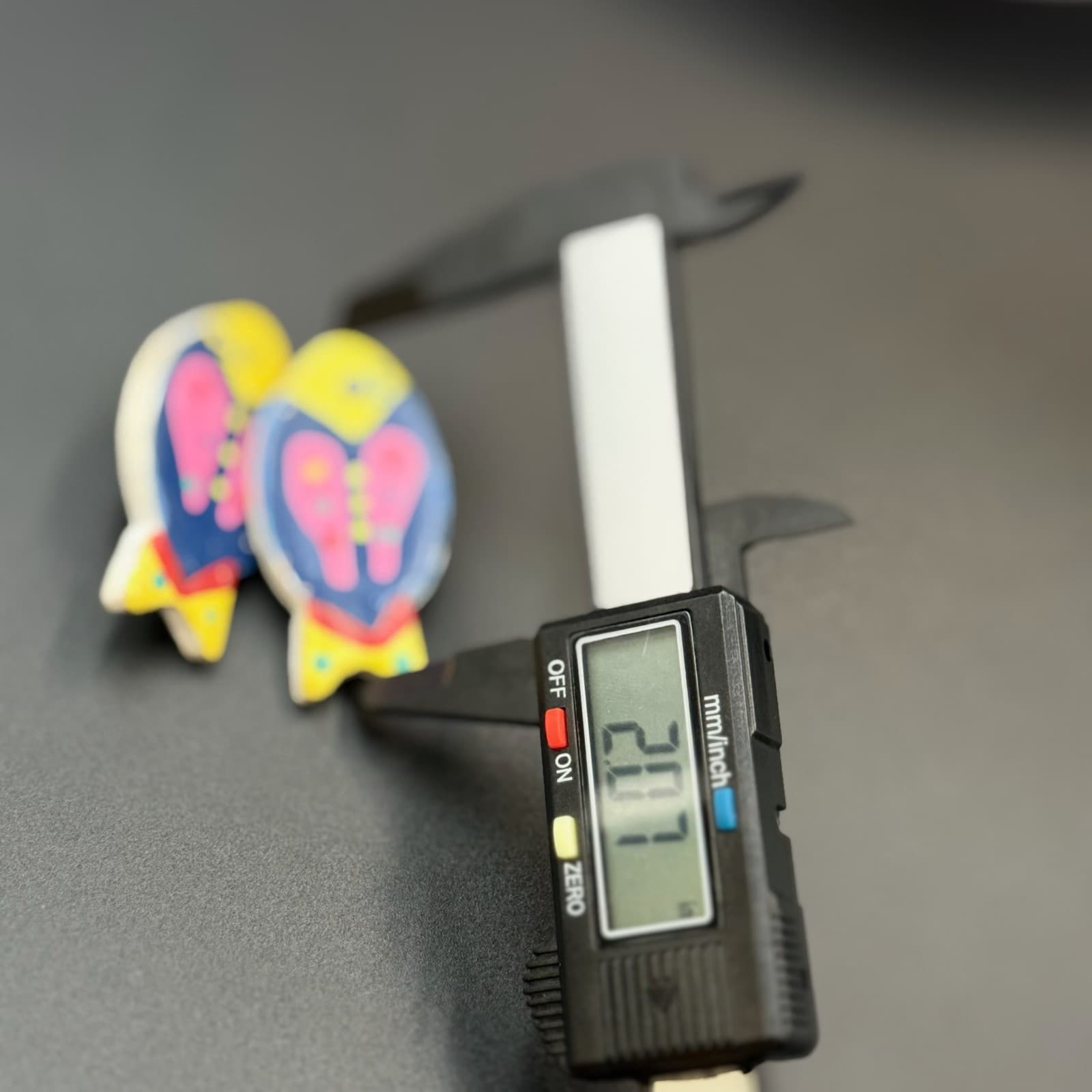 Vintage Multicolor Painted Lightweight Modern Pop Art Statement Stud Earrings - Thumbnail 13