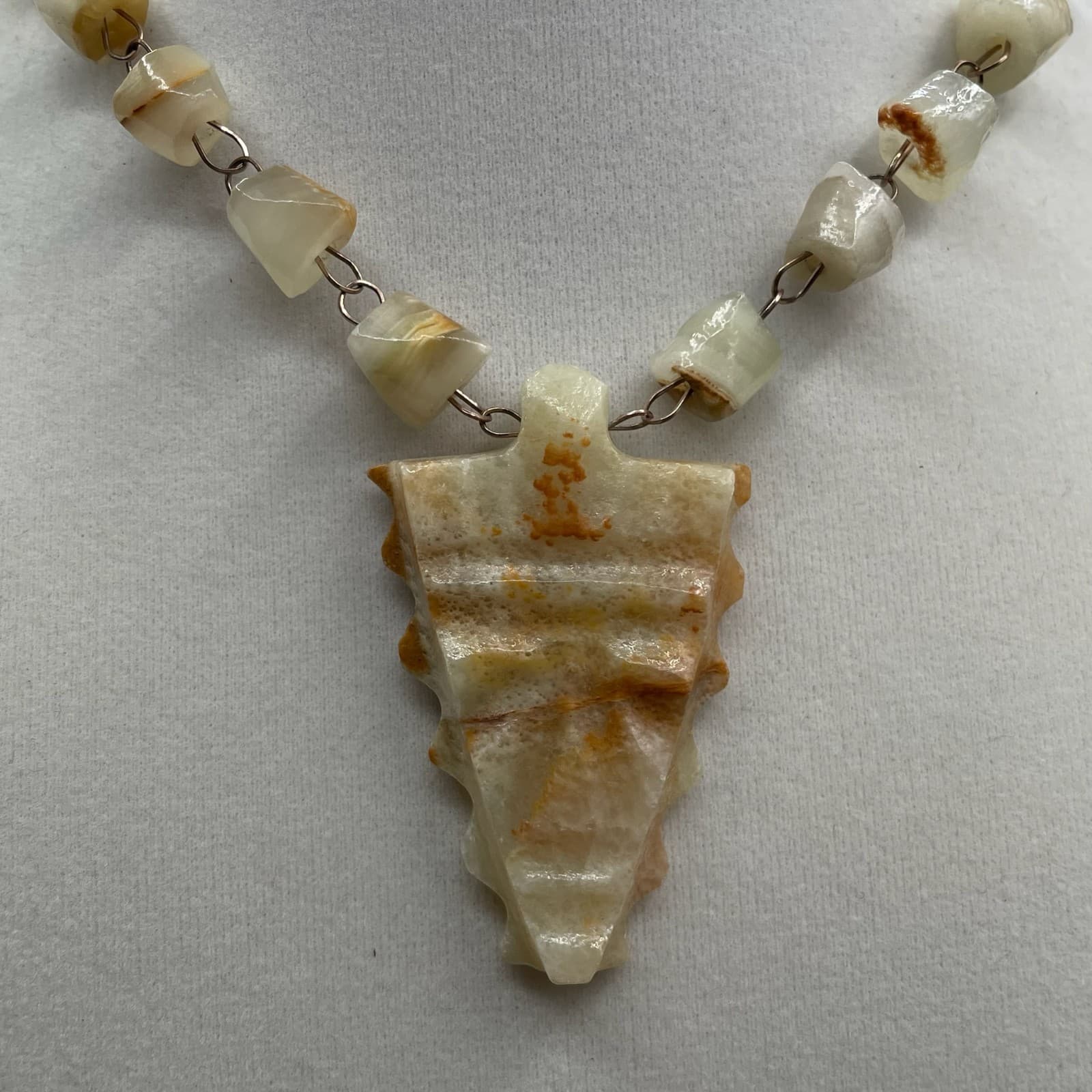 Vintage Cream Mexican Hand-Carve Banded Agate Calcite Arrowhead Pendant Necklace - Thumbnail 3