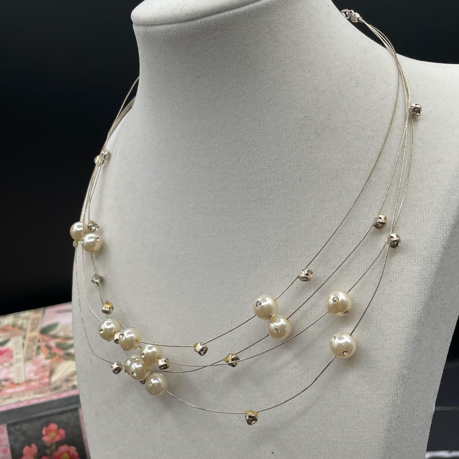 Silver-Tone Mother-Of-Pearl Thin Wire Multi-Stranded Floating Station Necklace - Thumbnail 7