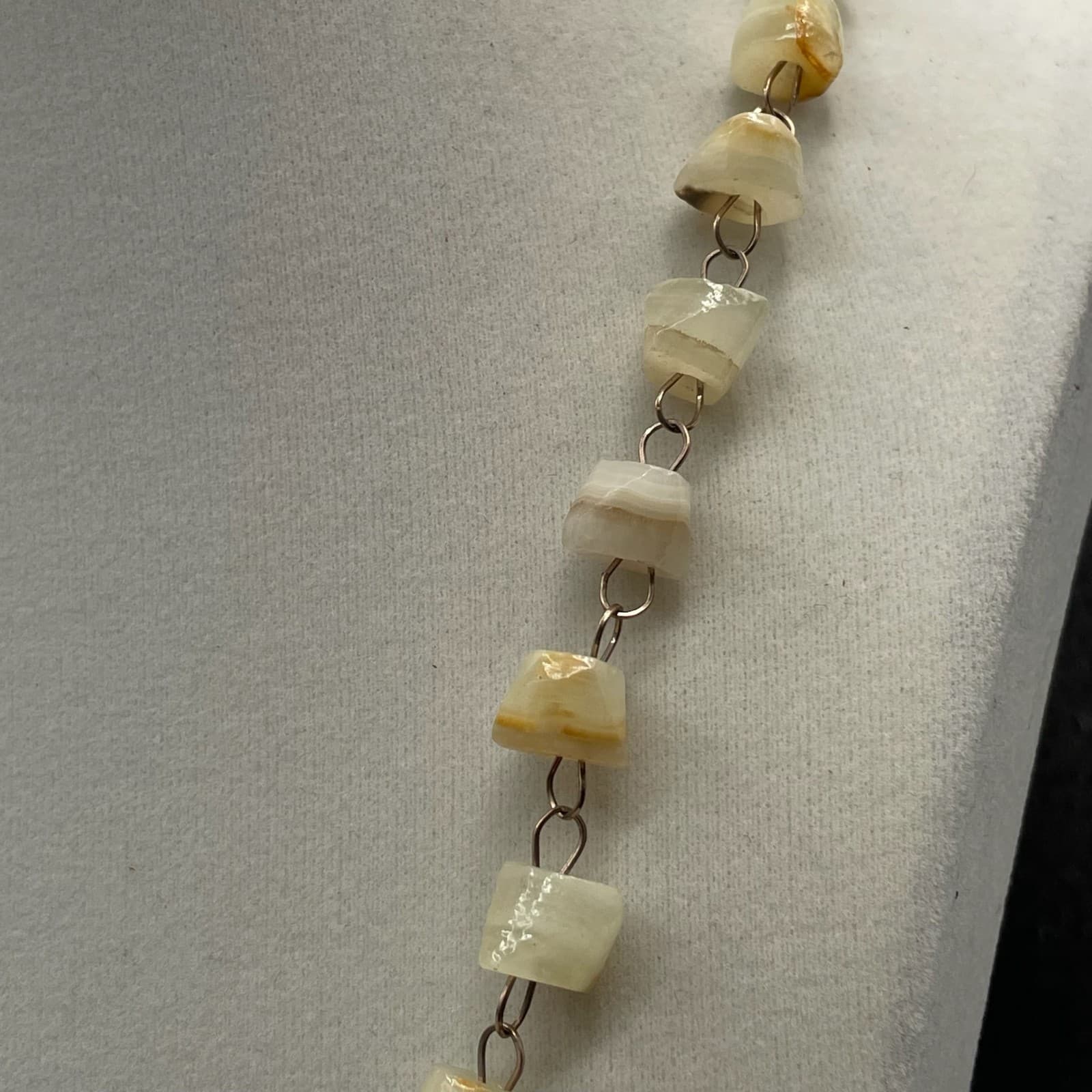 Vintage Cream Mexican Hand-Carve Banded Agate Calcite Arrowhead Pendant Necklace - Thumbnail 6