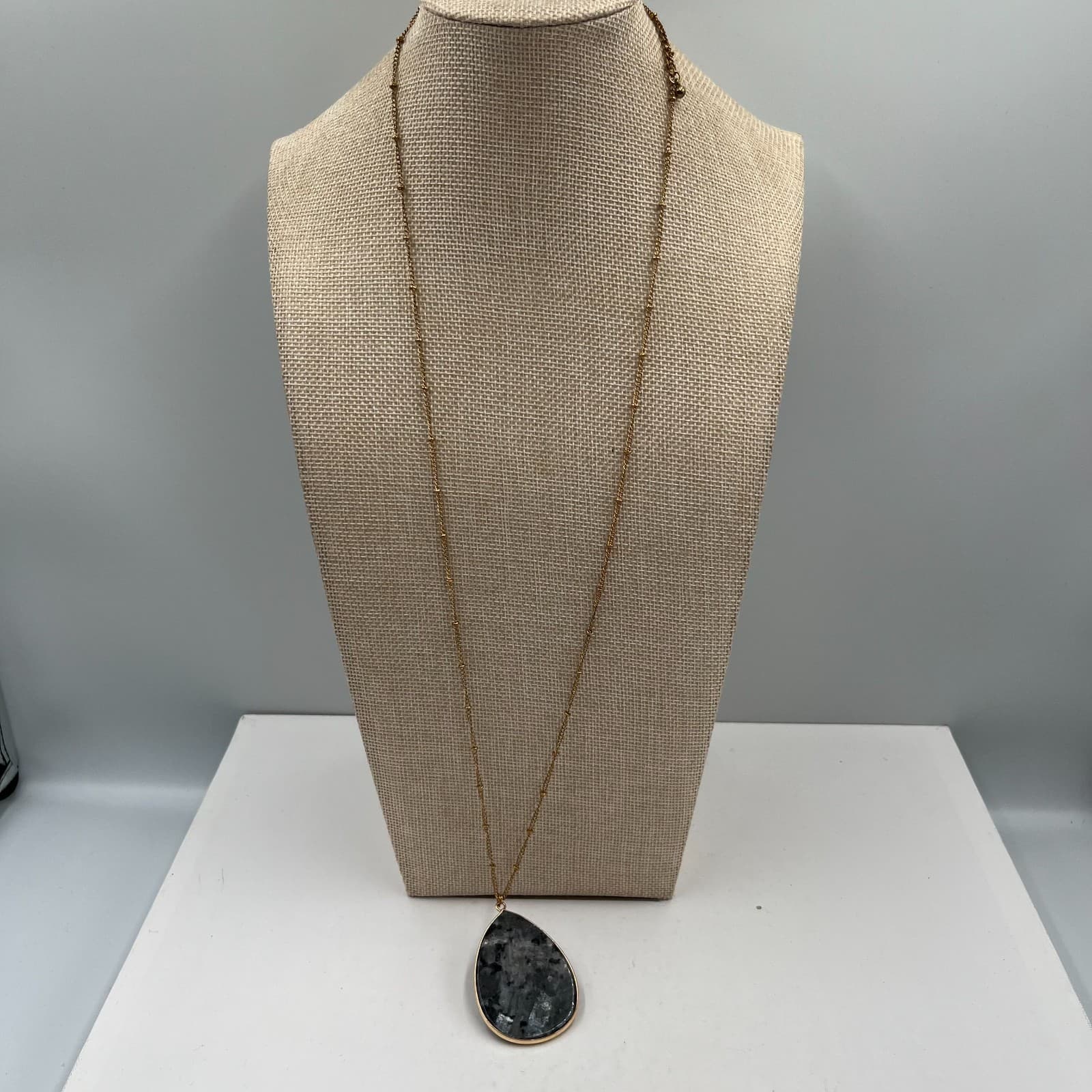 Vtg Gray Moonstone Teardrop Pendant Gold Satellite Chain Necklace Boho Jewelry - Image 1