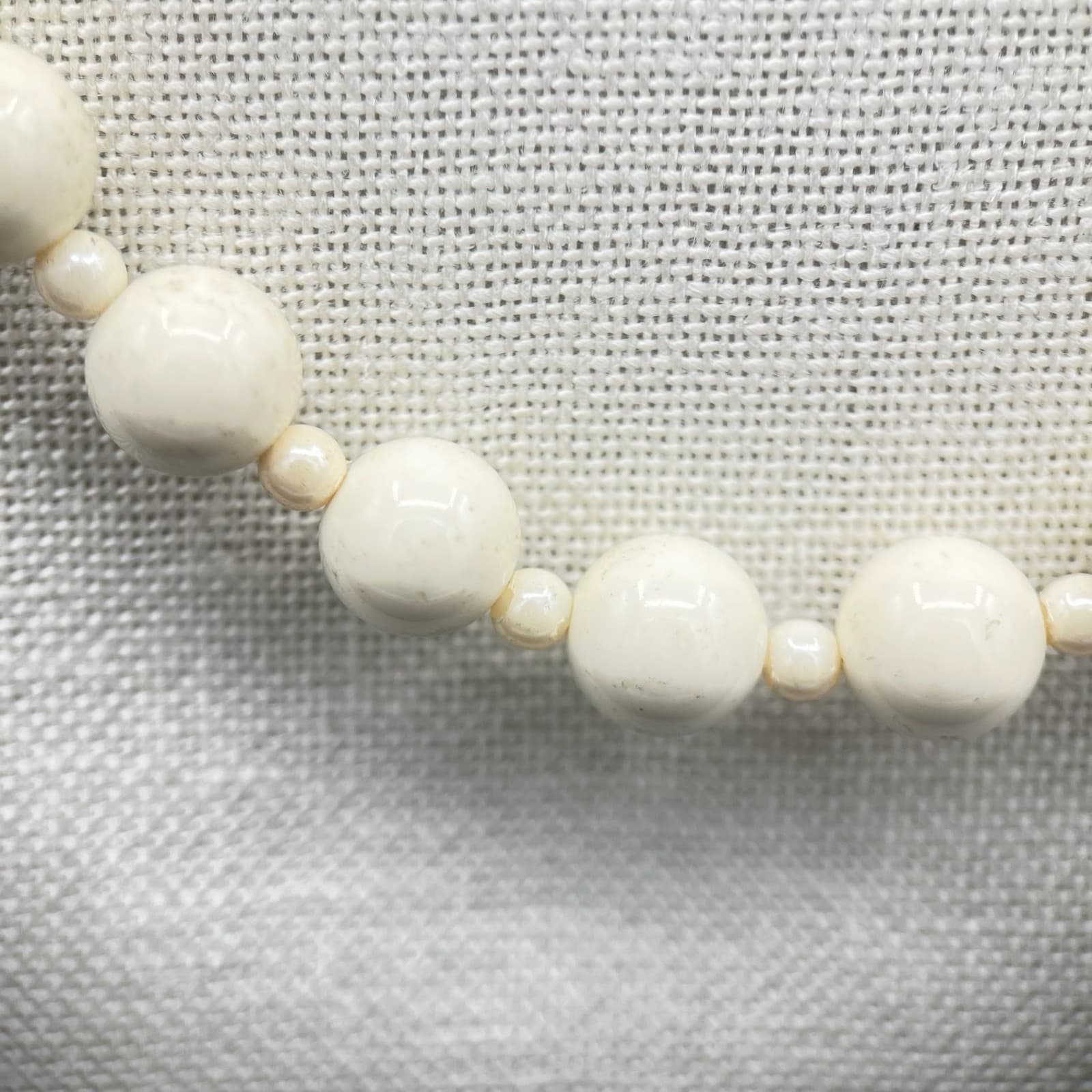 Vintage Creamy Beaded Necklace Single Strand Faux Pearl Jewelry - Thumbnail 6