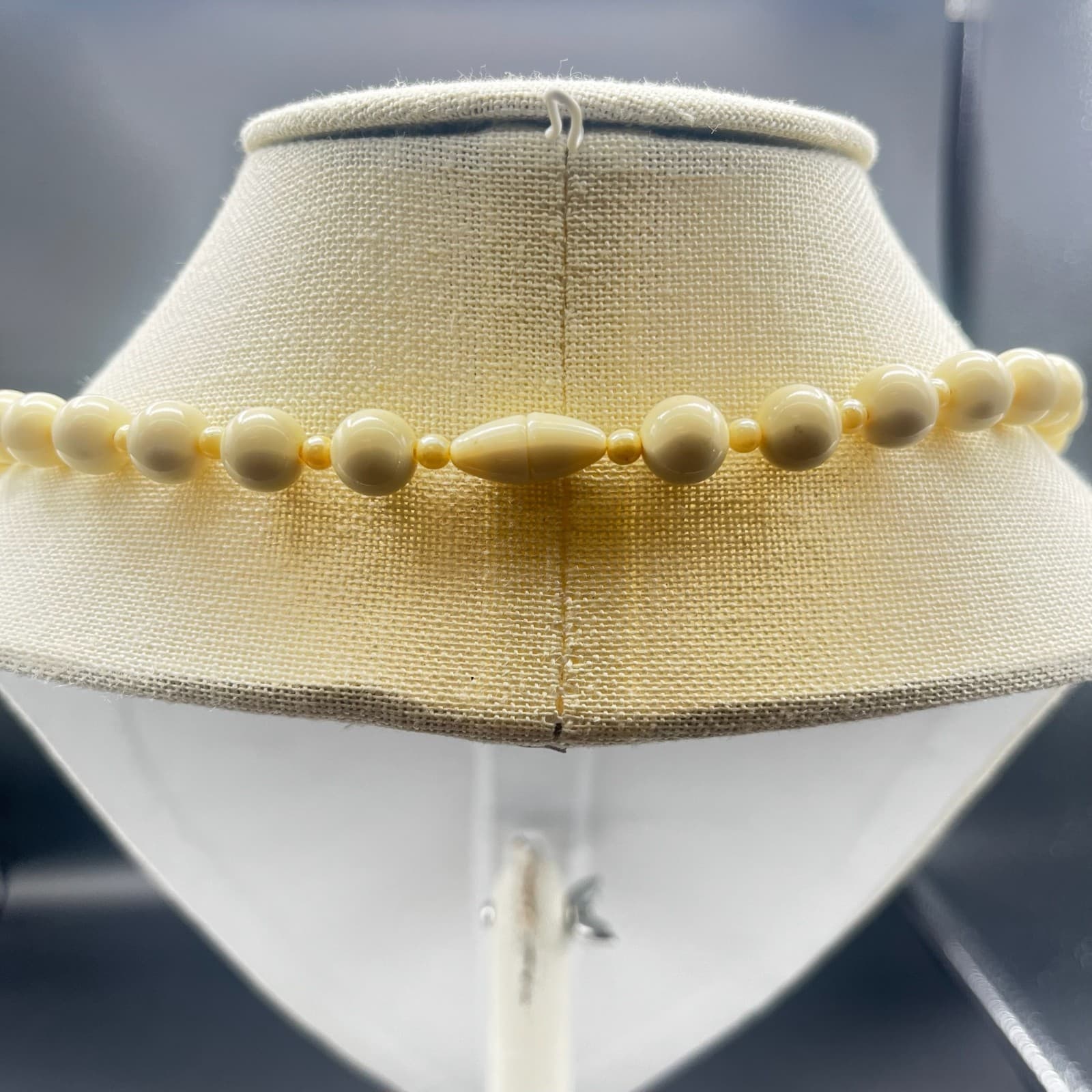 Vintage Creamy Beaded Necklace Single Strand Faux Pearl Jewelry - Thumbnail 3