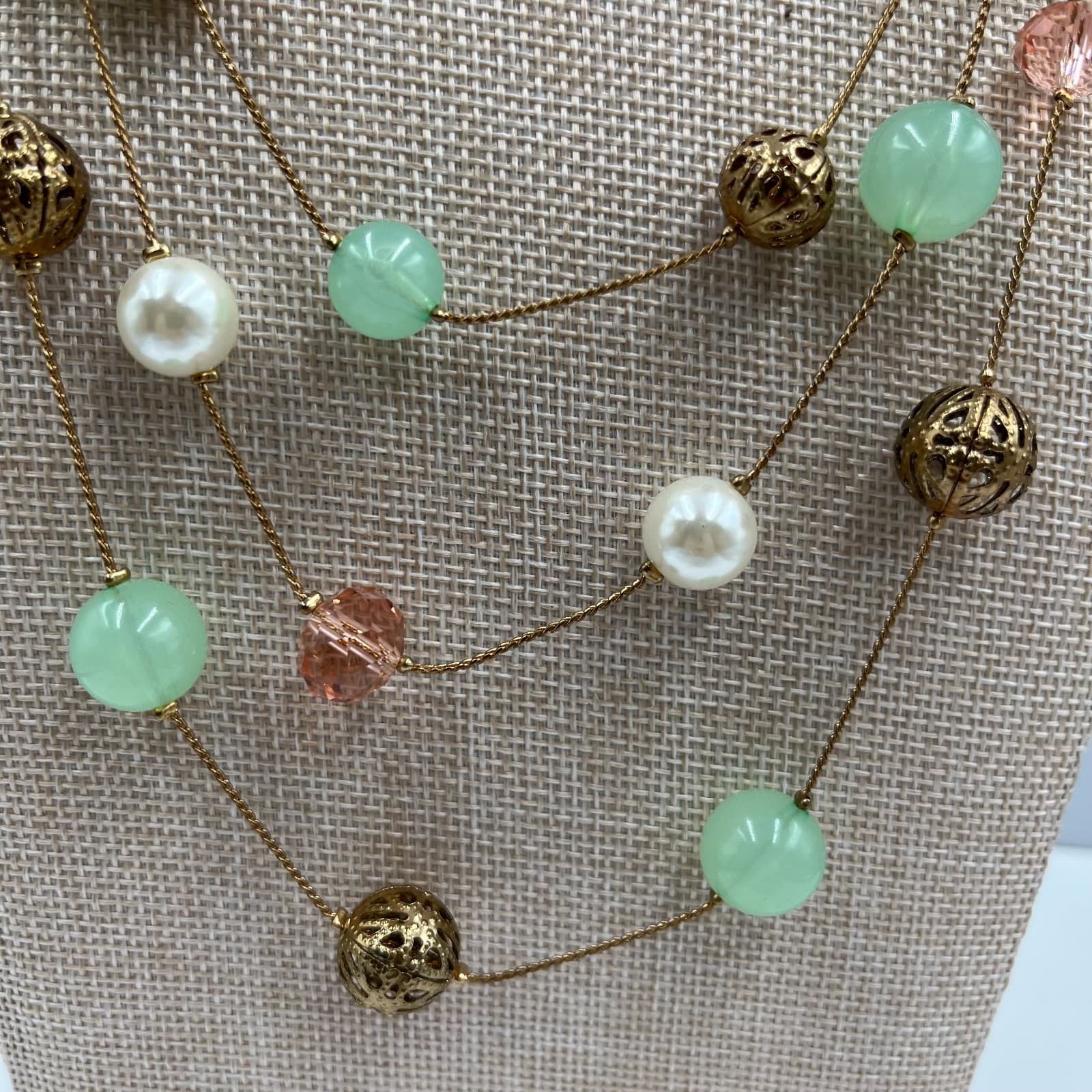 Vintage Lisner Triple Strand Beaded Necklace Pastel Pink Mint Green Gold Tone - Thumbnail 3