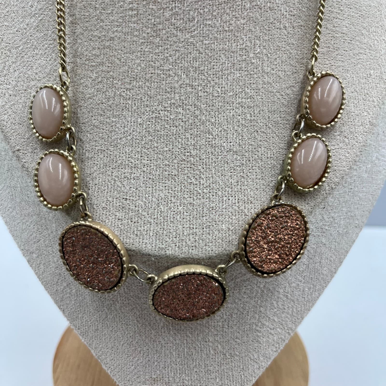 VTG Retro Geometric Bib Necklace Silver Tone Gray Faux Stone Statement Jewelry - Thumbnail 3