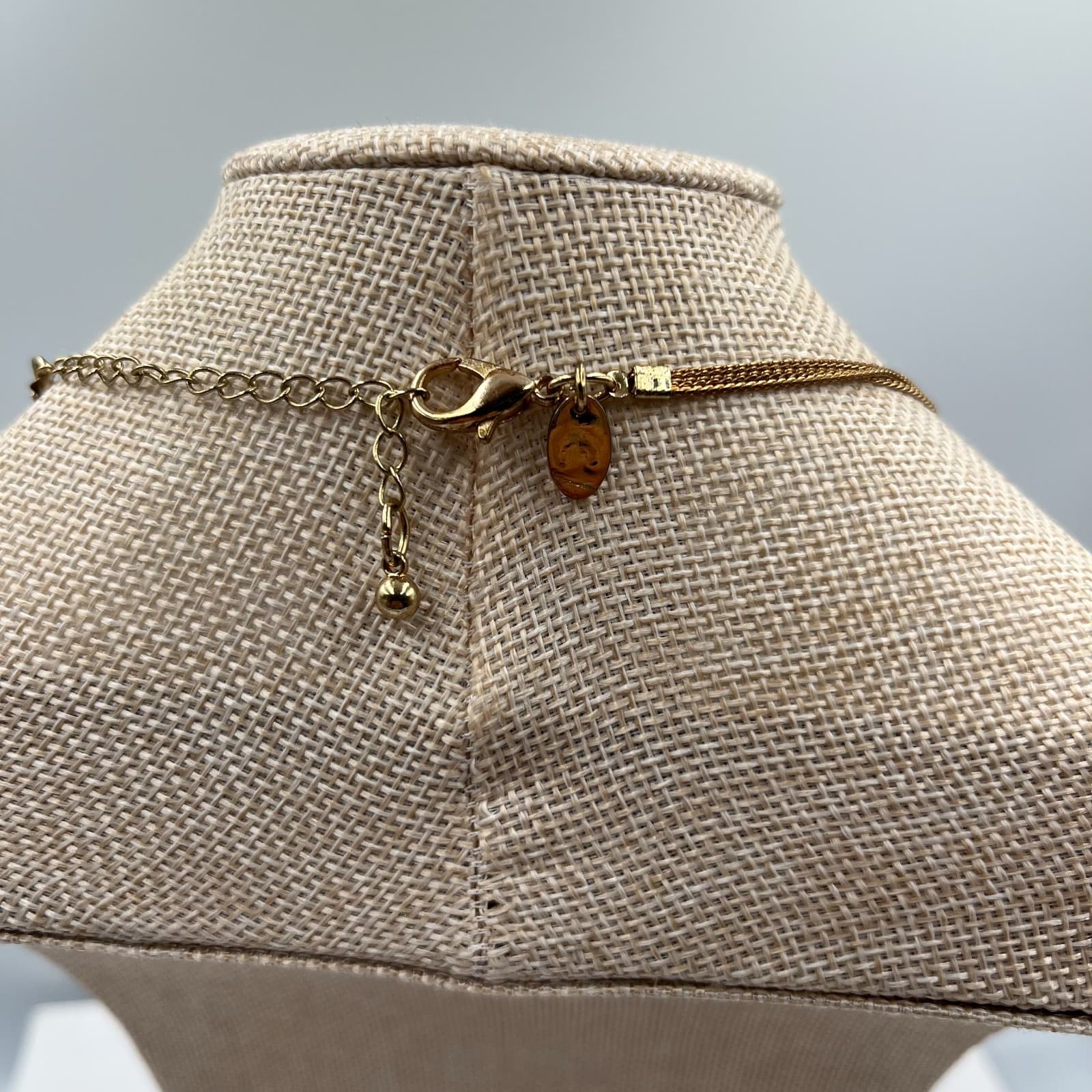 Vintage Lisner Triple Strand Beaded Necklace Pastel Pink Mint Green Gold Tone - Thumbnail 6