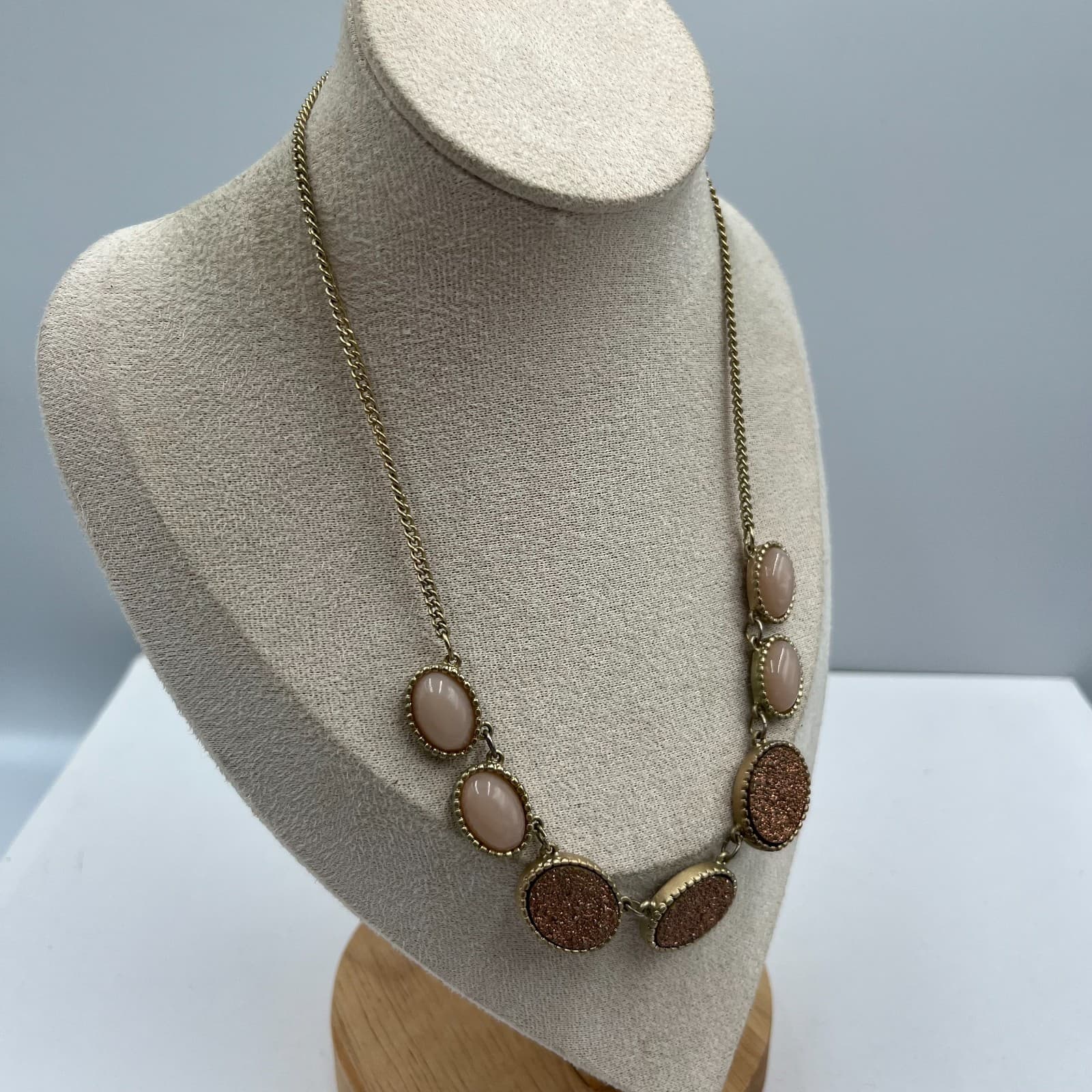 VTG Retro Geometric Bib Necklace Silver Tone Gray Faux Stone Statement Jewelry - Thumbnail 4