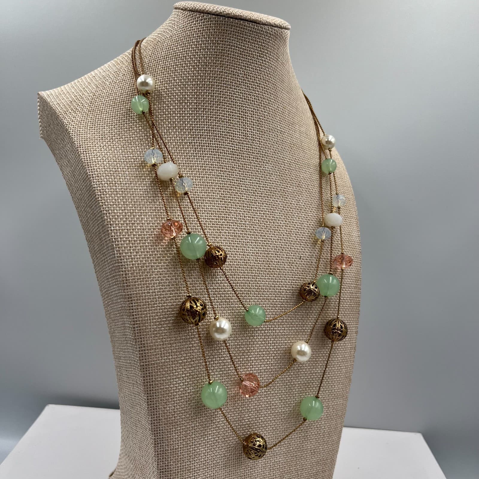 Vintage Lisner Triple Strand Beaded Necklace Pastel Pink Mint Green Gold Tone - Thumbnail 4