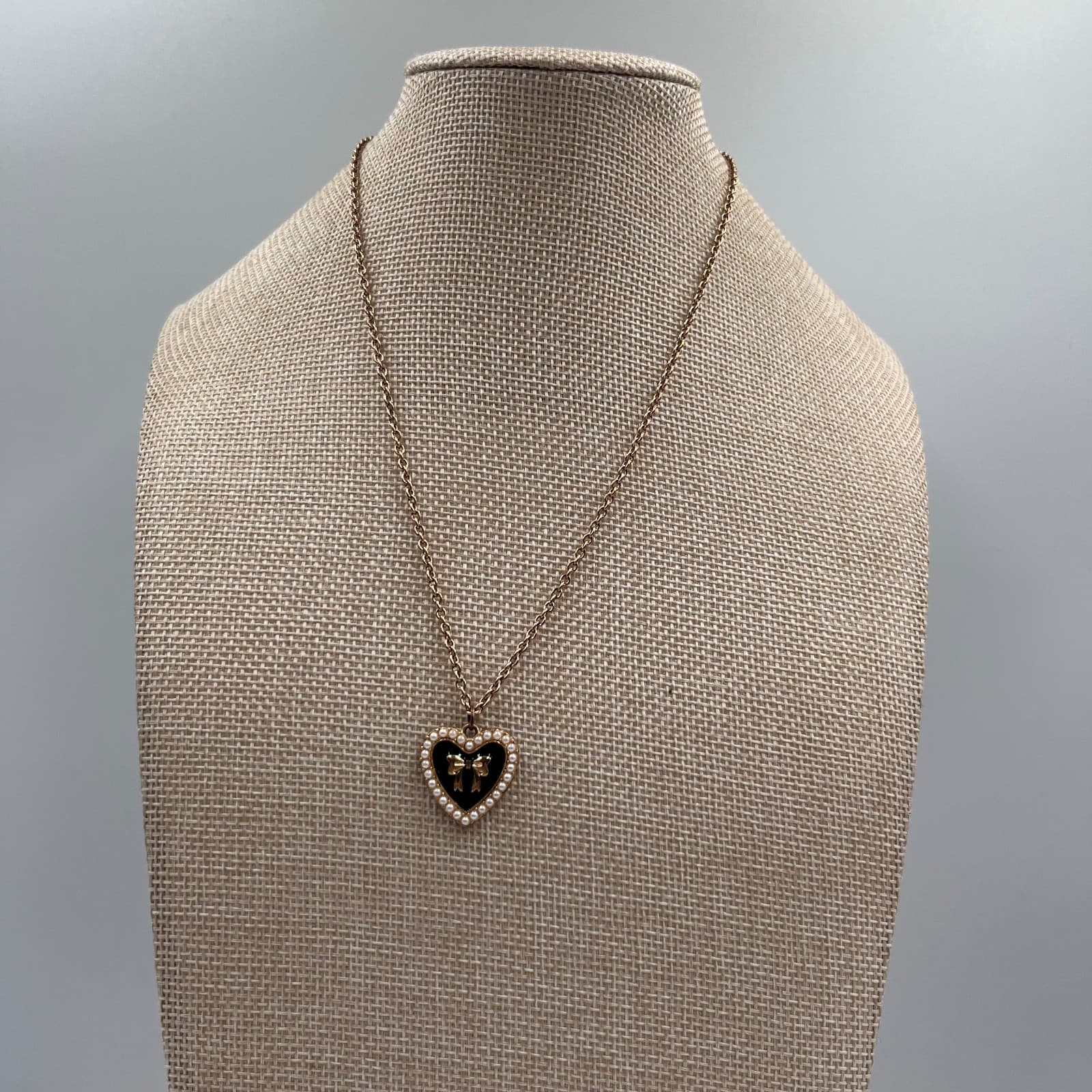 Vintage Black Enamel Heart Pendant Necklace Gold Tone Bow Faux Pearl Statement - Thumbnail 5