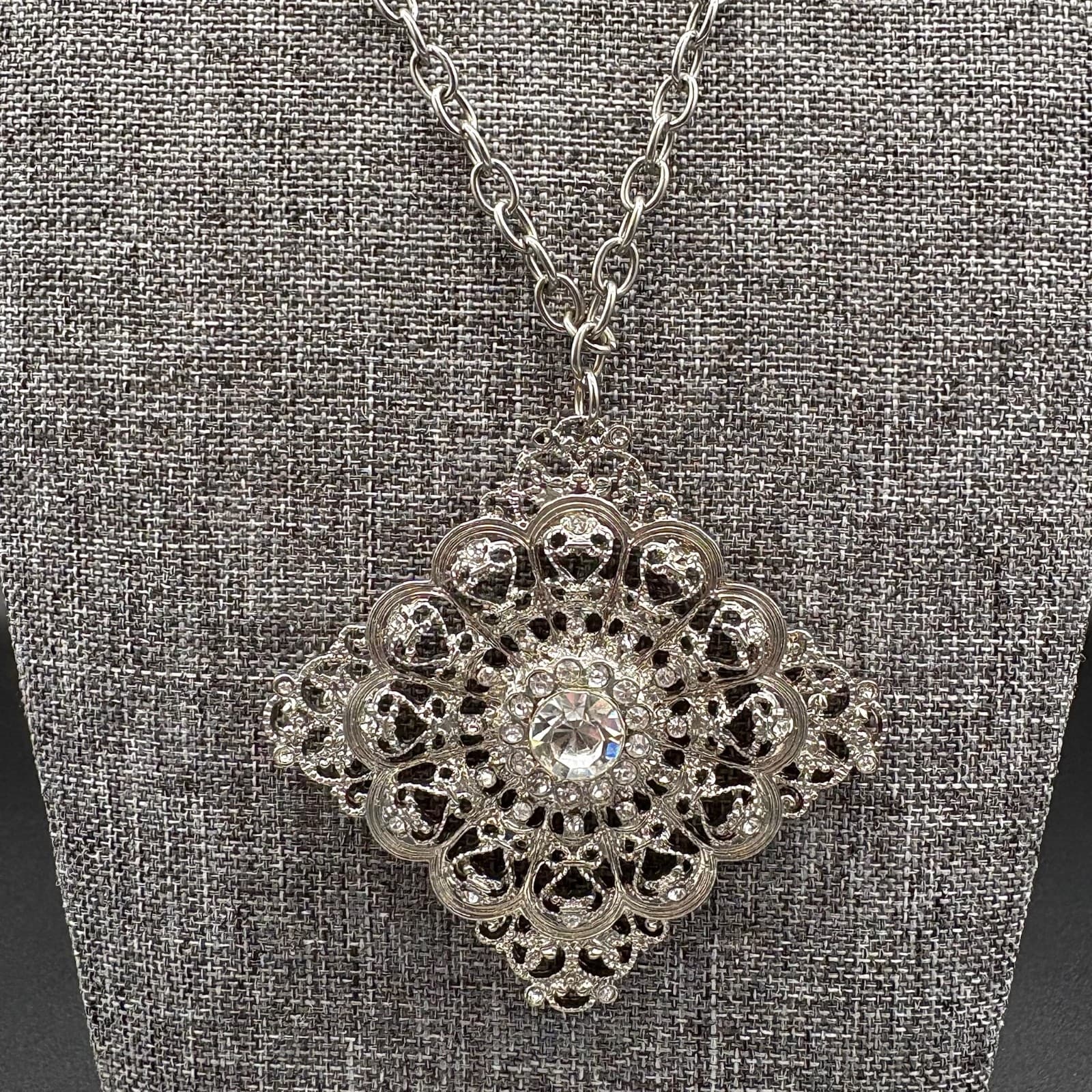 Vintage Silver Tone Medallion Necklace Clear Rhinestones Filigree Chain - Thumbnail 3