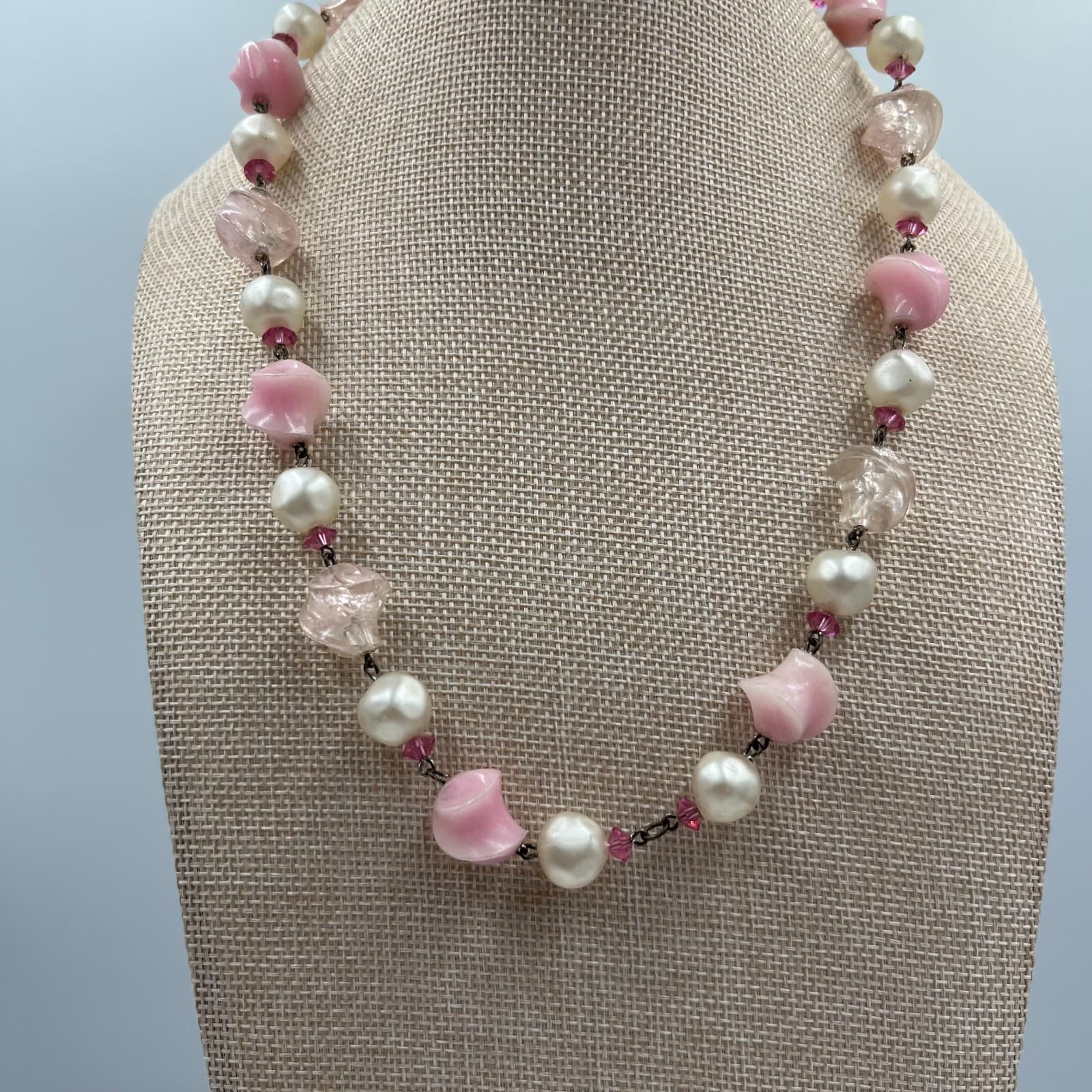 VTG Cream Mother Of Pearl Pink Sugar Beads Miriam Haskell-Style Station Necklace - Thumbnail 3