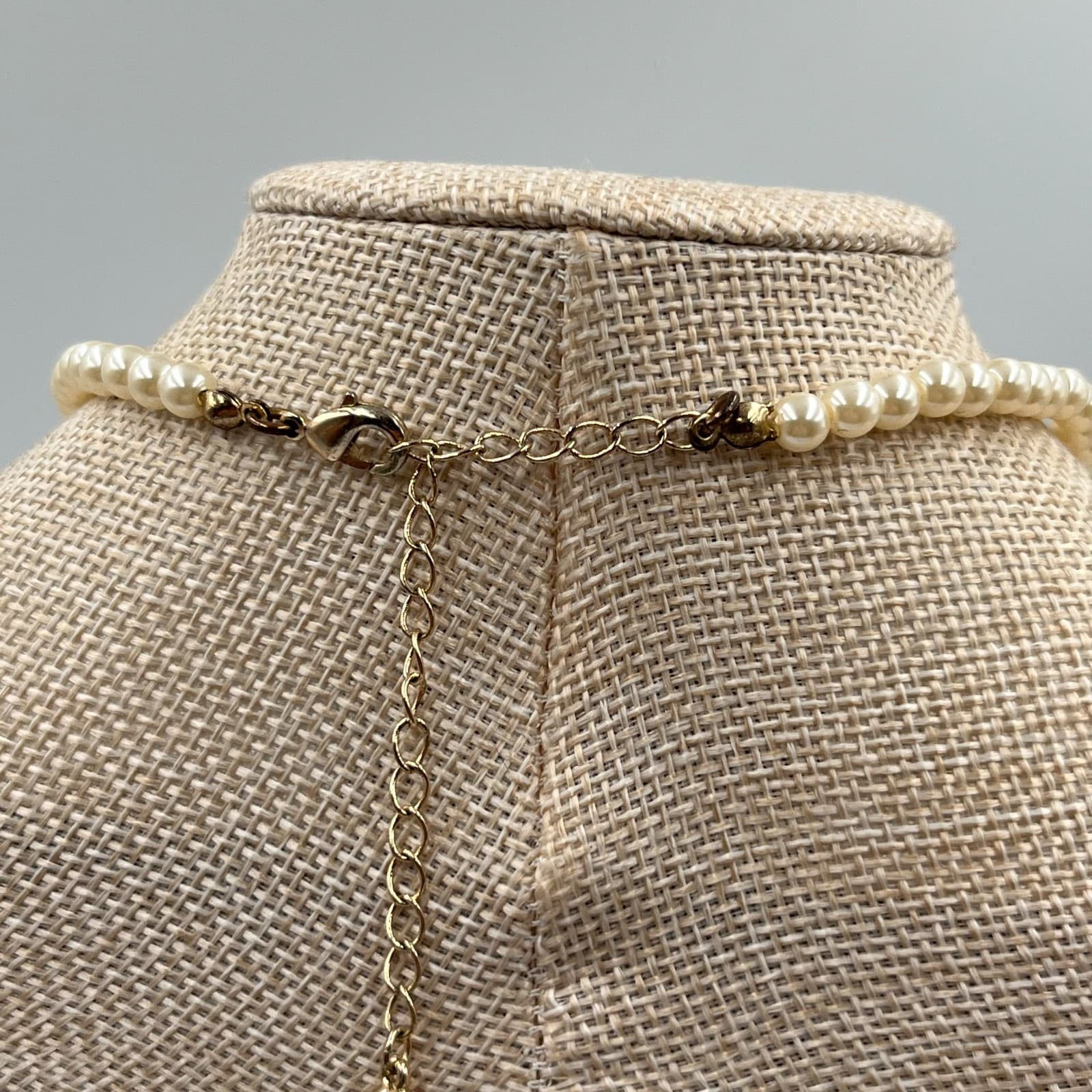 Vtg Triple Strand White Faux Pearl Necklace Ornate Silver Flower Clasp Statement - Thumbnail 5